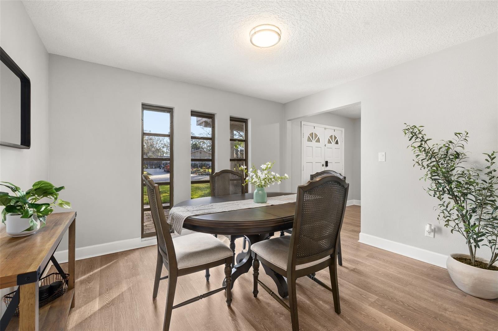 Image 7 of 39 For 255 Hornbeam Drive