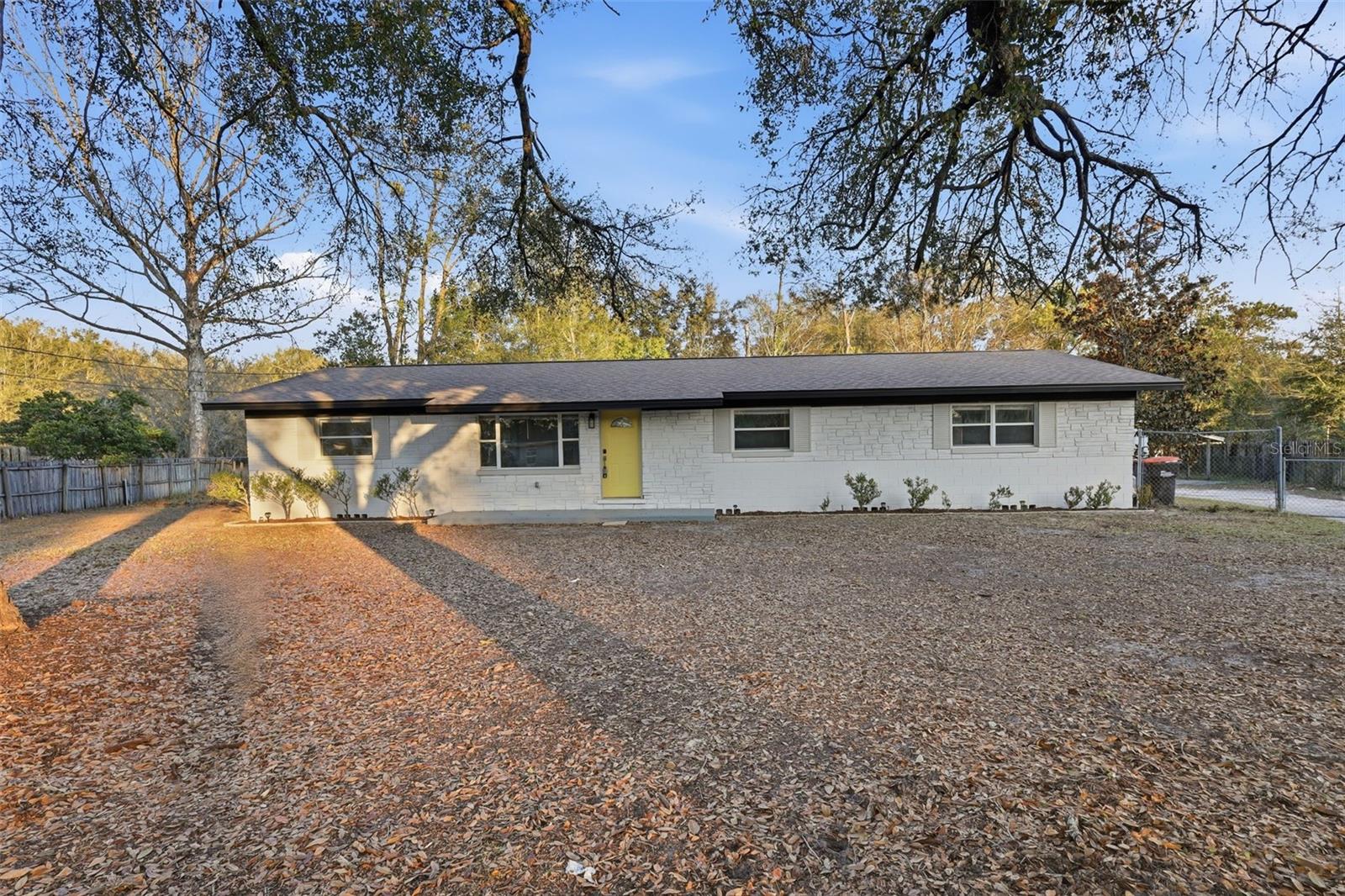 Listing photo id 0 for 4601 22nd Avenue