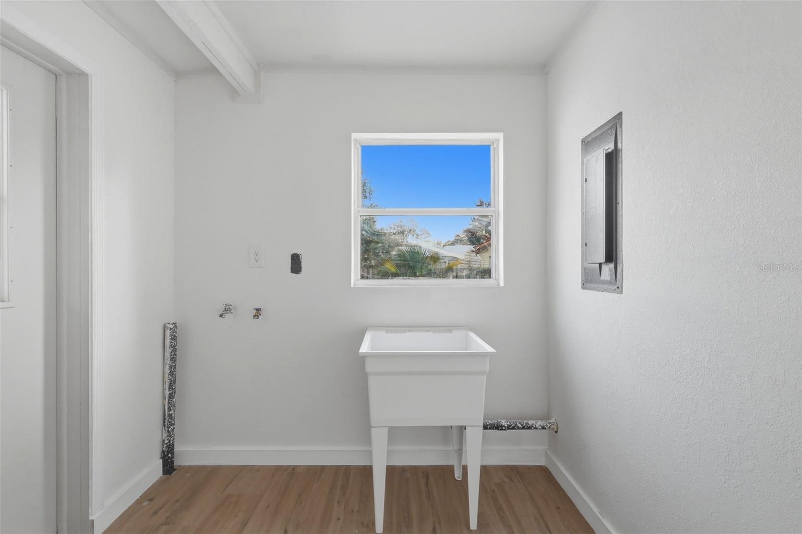 Listing photo id 22 for 4601 22nd Avenue