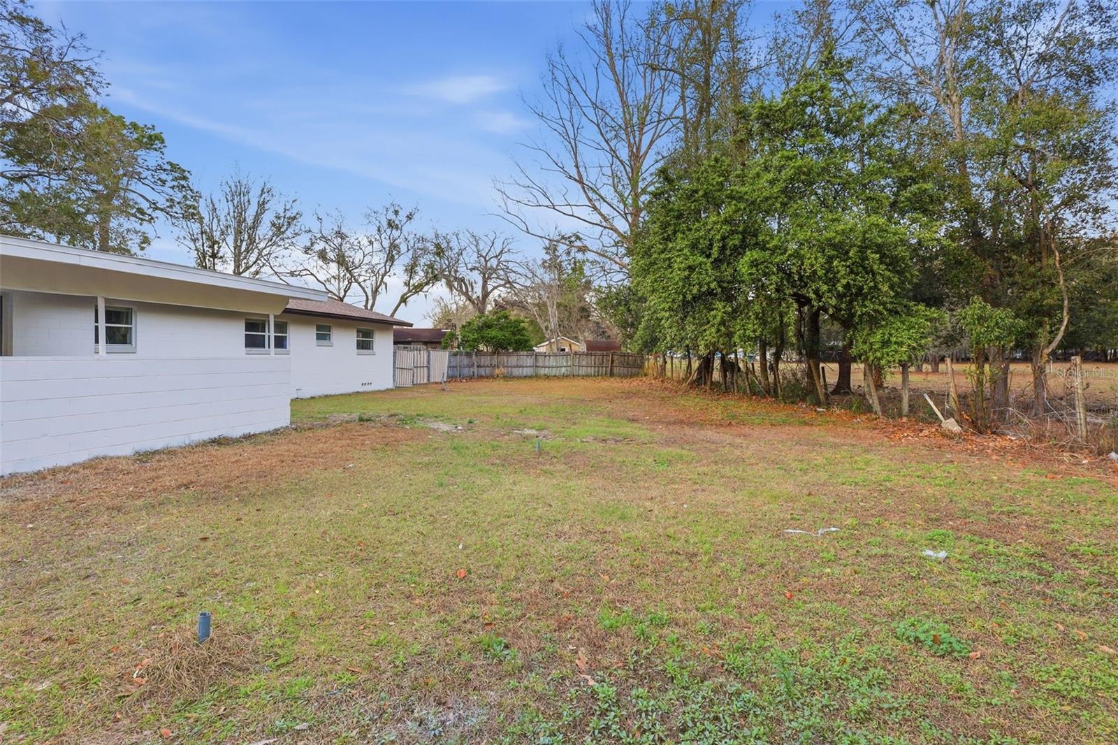 Listing photo id 25 for 4601 22nd Avenue