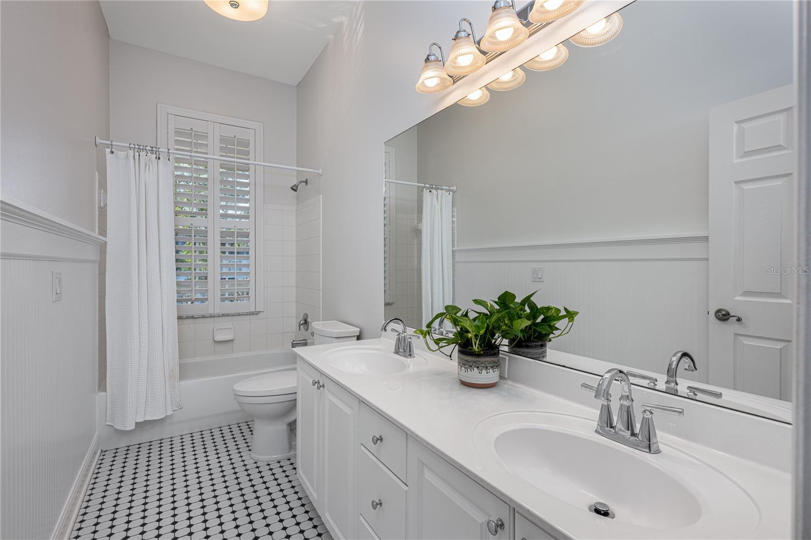 Image 34 of 45 For 1845 Gerda Terrace