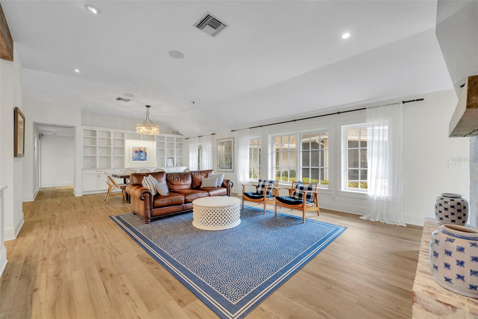 Image 12 of 58 For 700 Pinetree Road