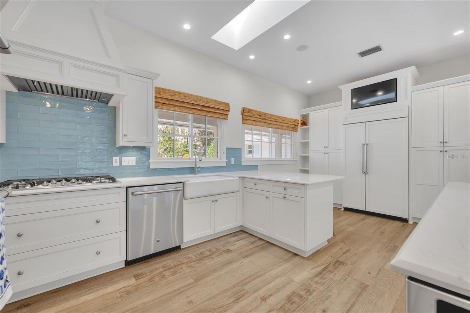 Image 17 of 58 For 700 Pinetree Road