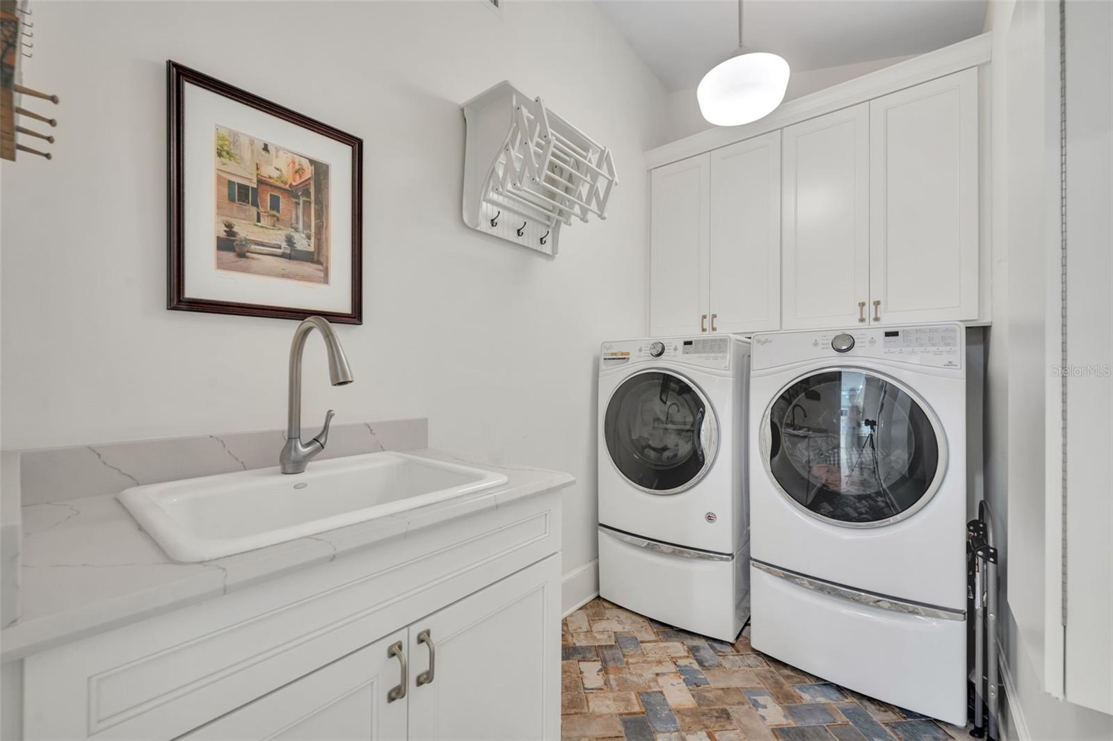 Image 20 of 58 For 700 Pinetree Road