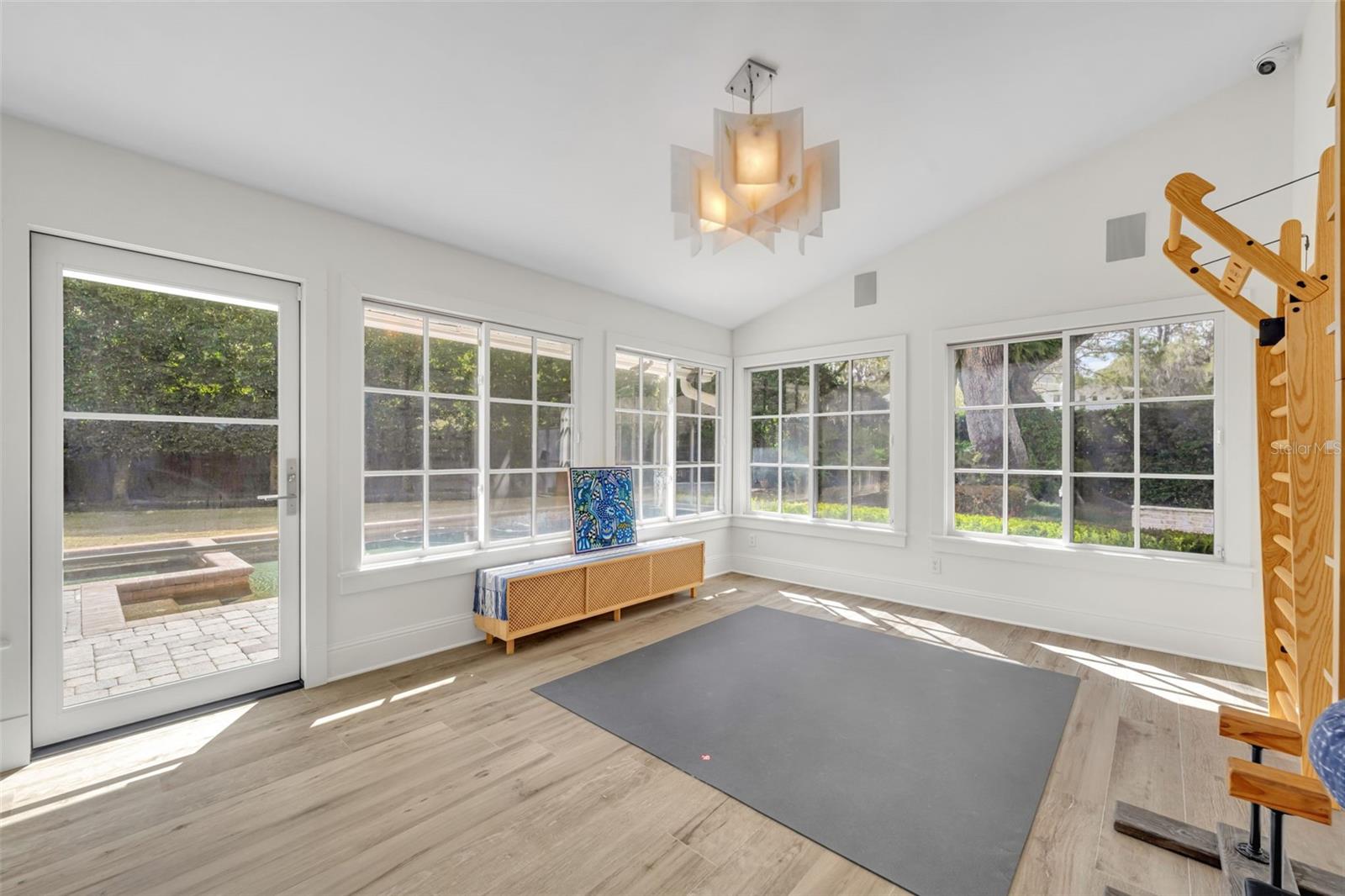 Image 24 of 58 For 700 Pinetree Road