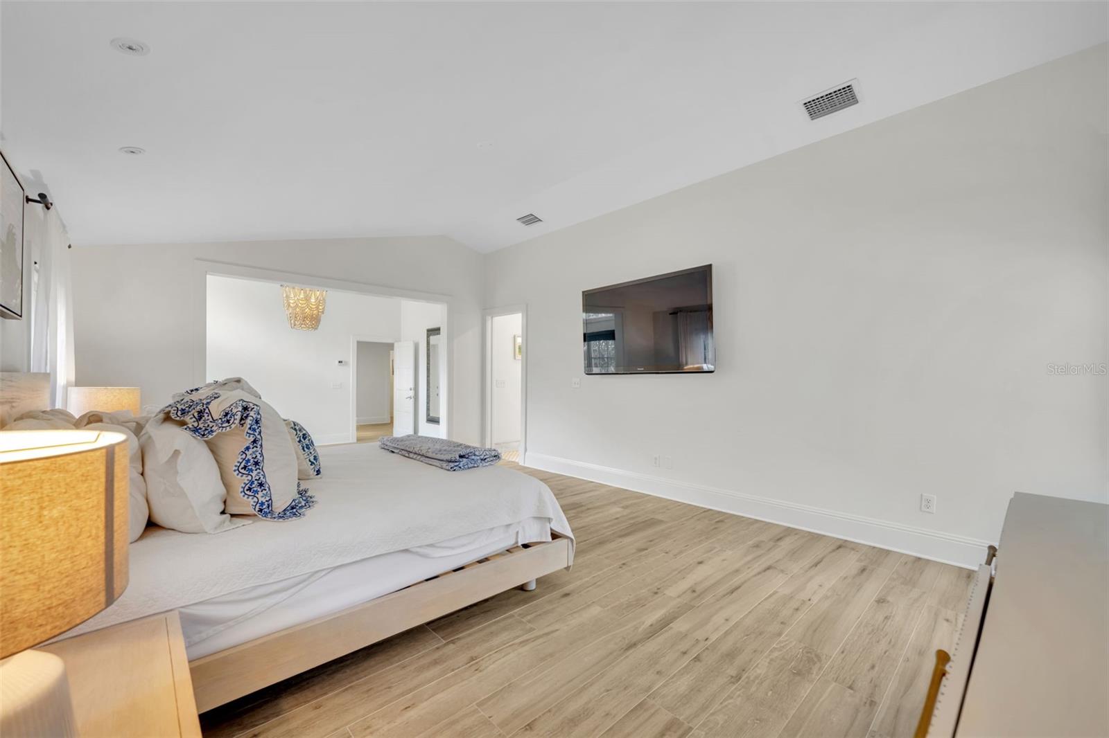 Image 28 of 58 For 700 Pinetree Road