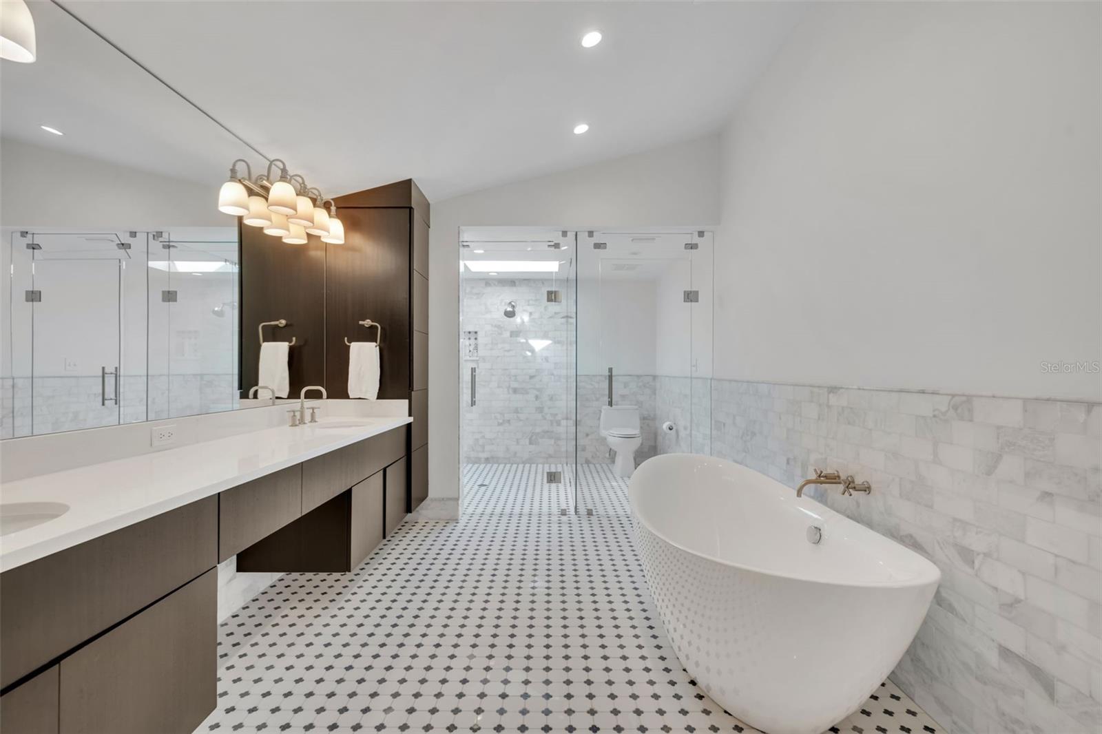 Image 30 of 58 For 700 Pinetree Road