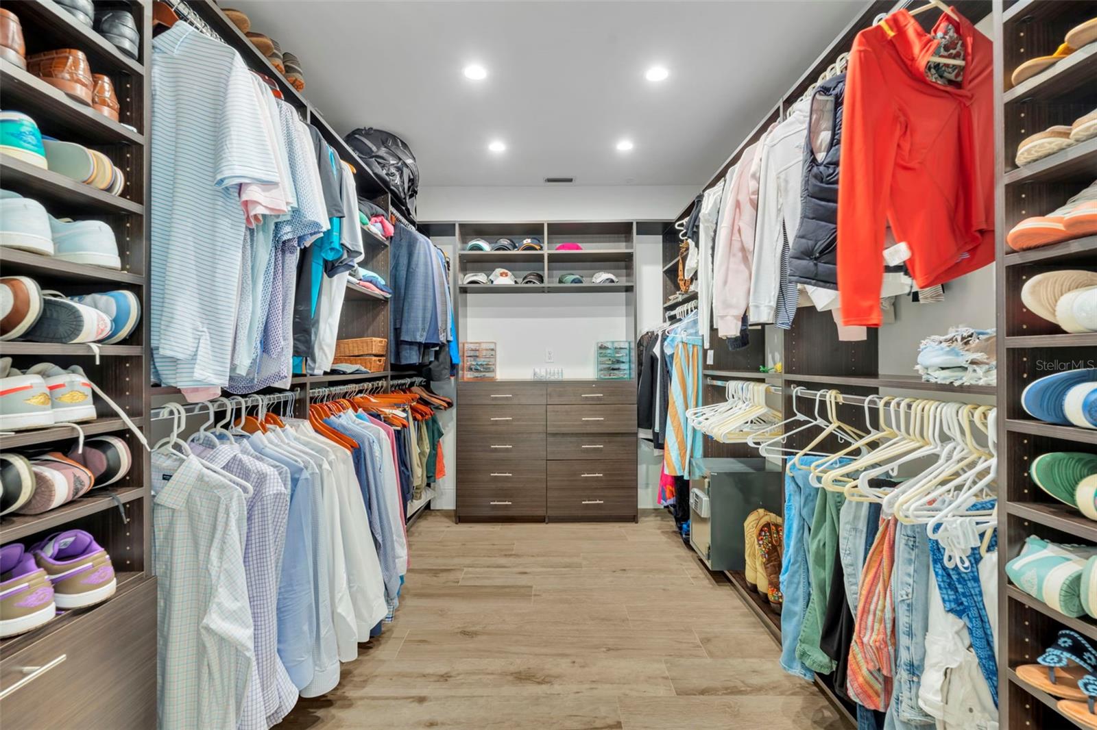 Image 33 of 58 For 700 Pinetree Road