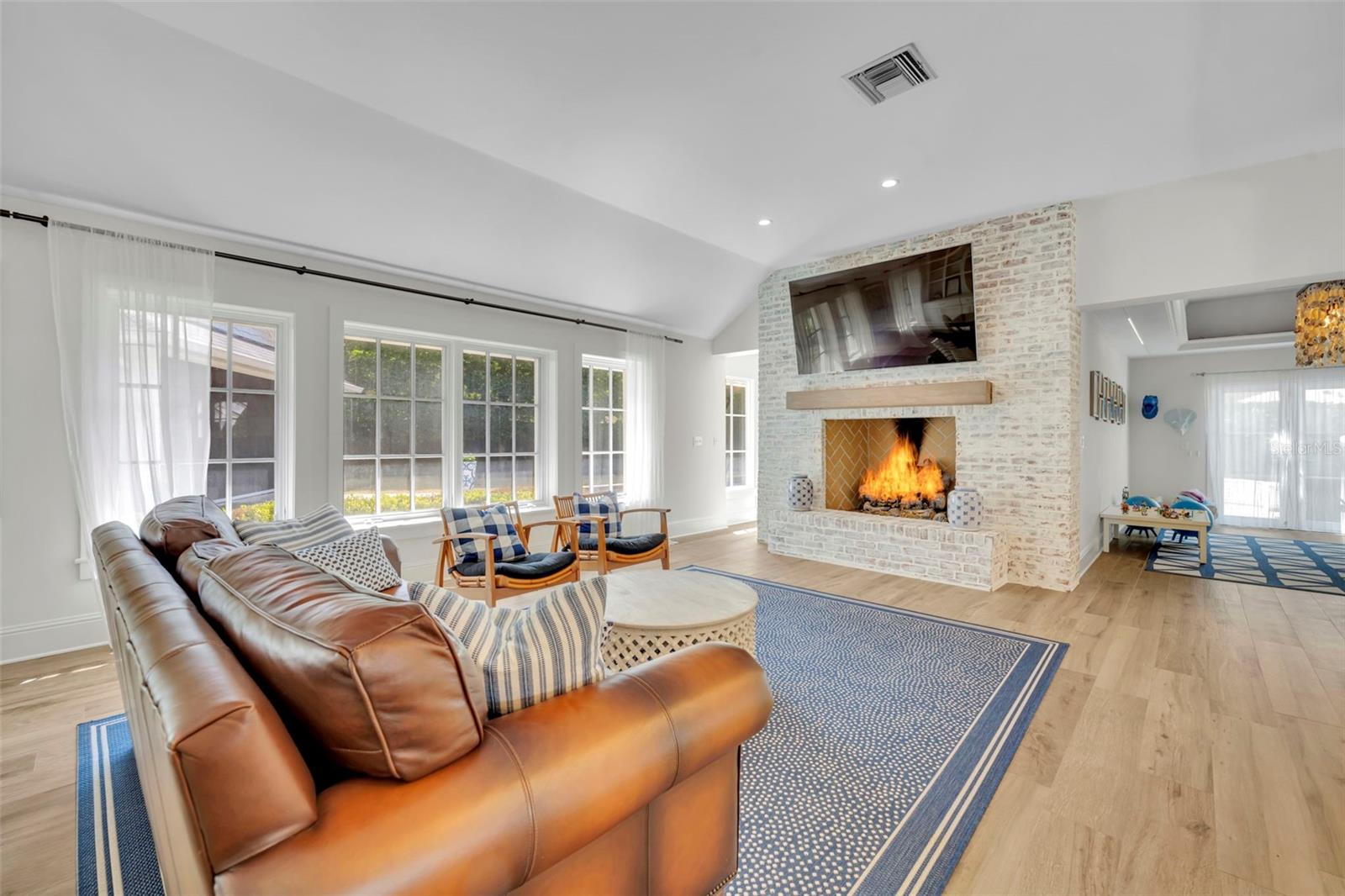 Image 9 of 58 For 700 Pinetree Road