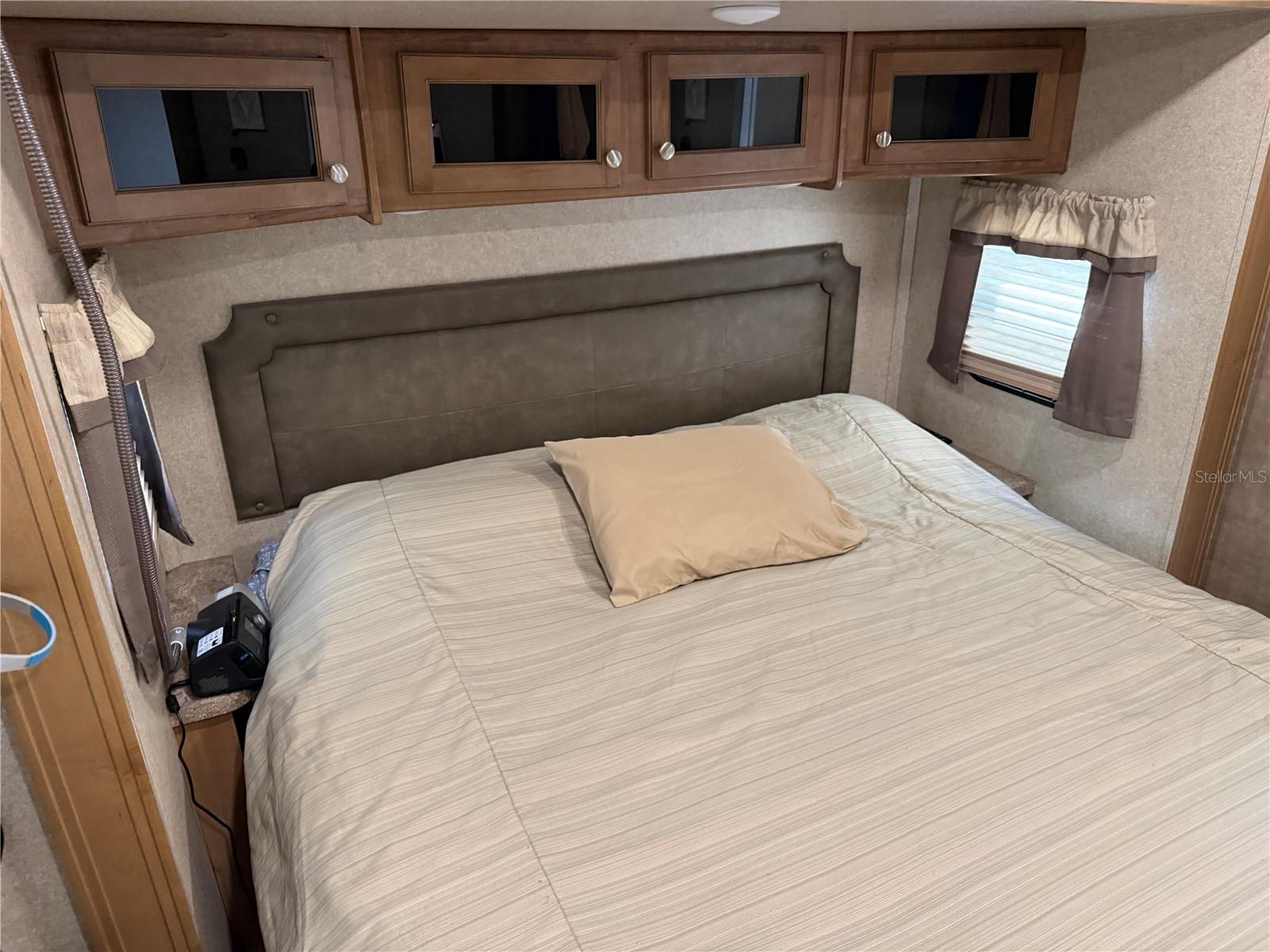 Image 23 of 68 For 2875 102nd Avenue Road