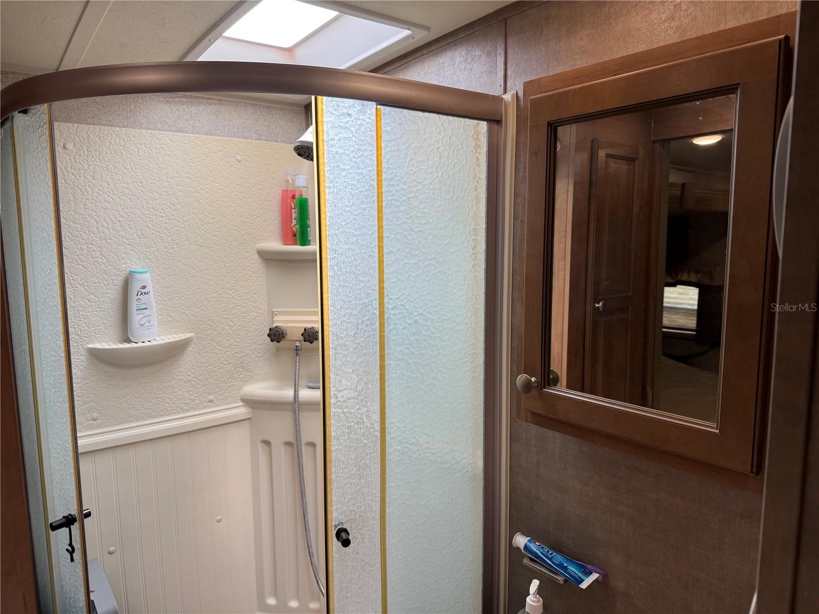 Image 25 of 68 For 2875 102nd Avenue Road