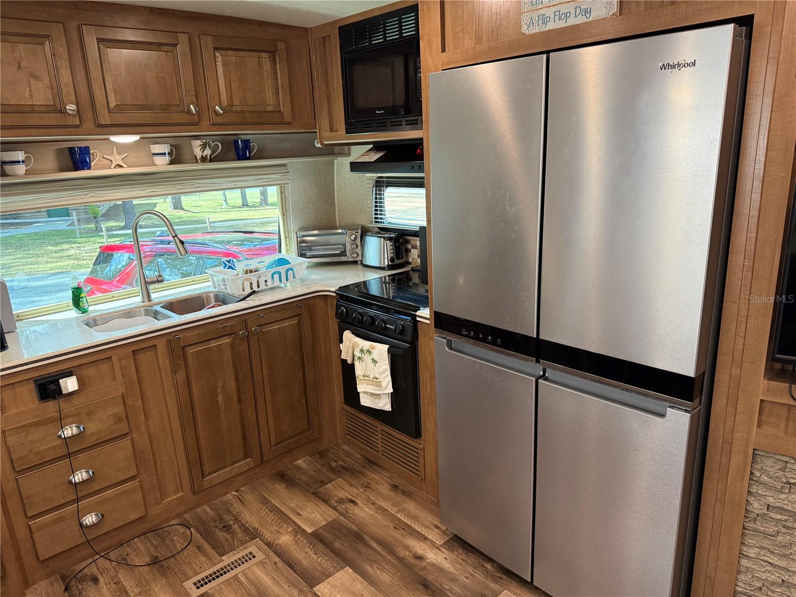 Image 34 of 68 For 2875 102nd Avenue Road