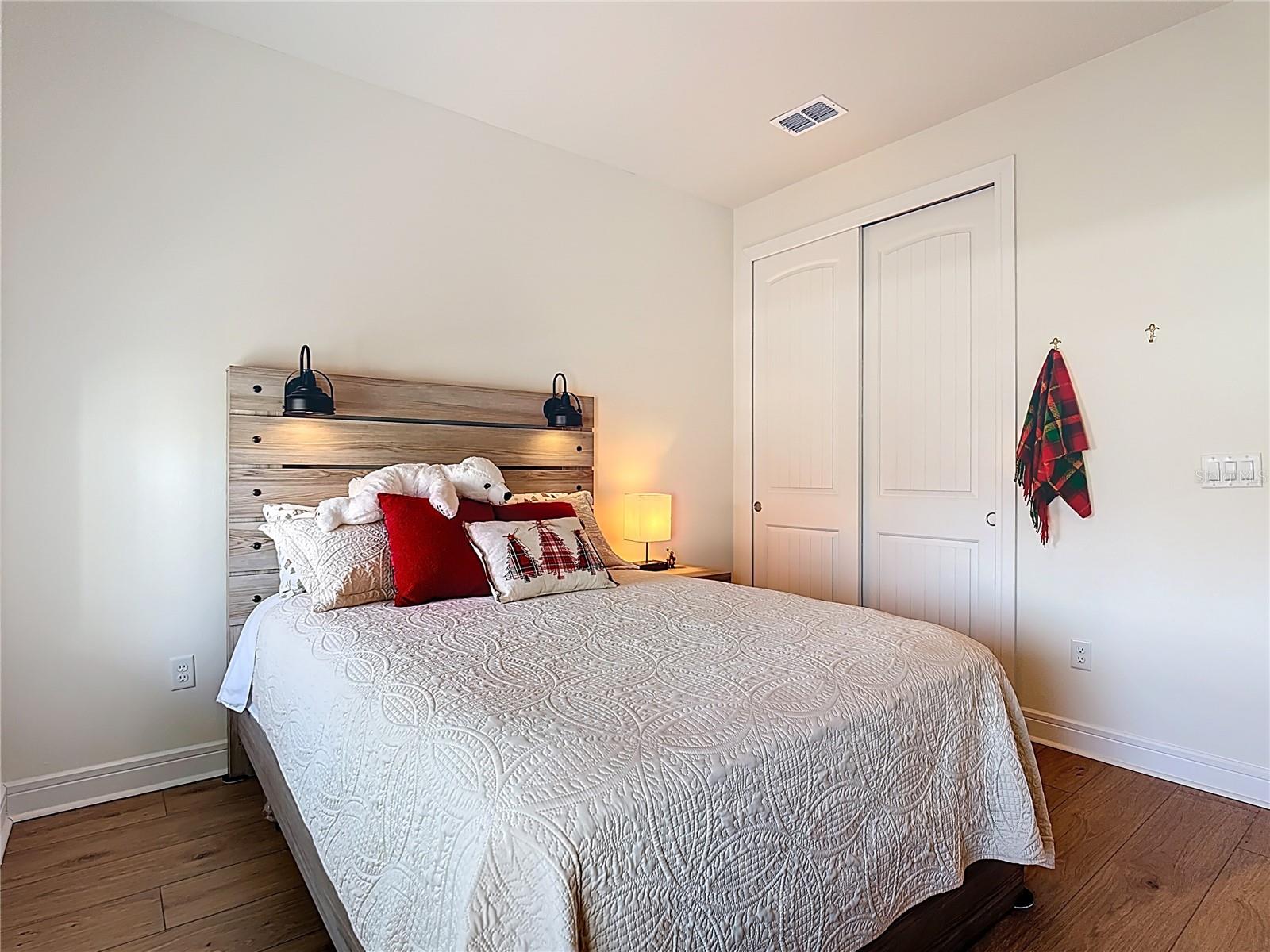 Image 29 of 71 For 6362 Shimmering Shores Lane