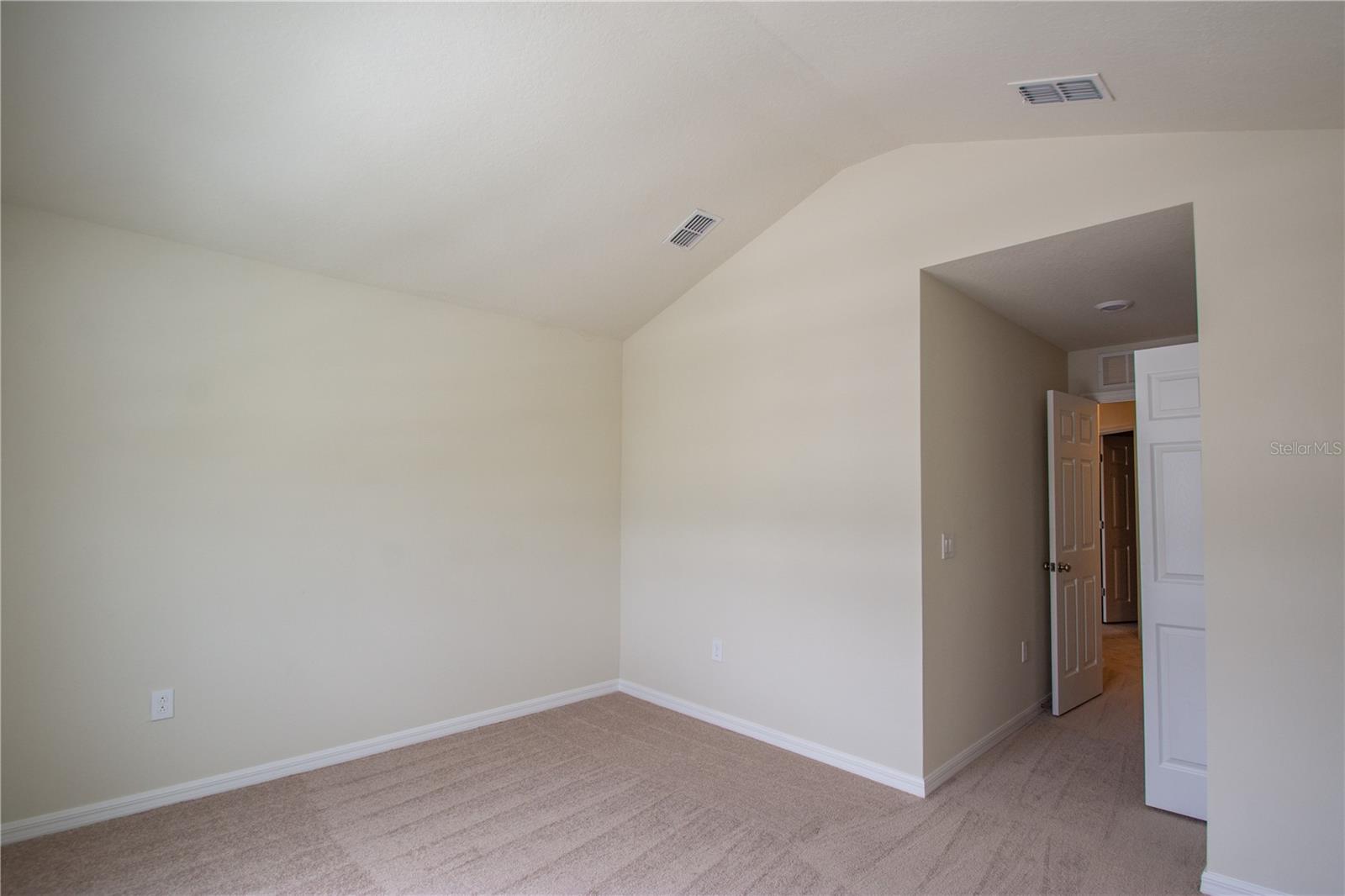 Image 13 of 38 For 3912 Plainview Drive