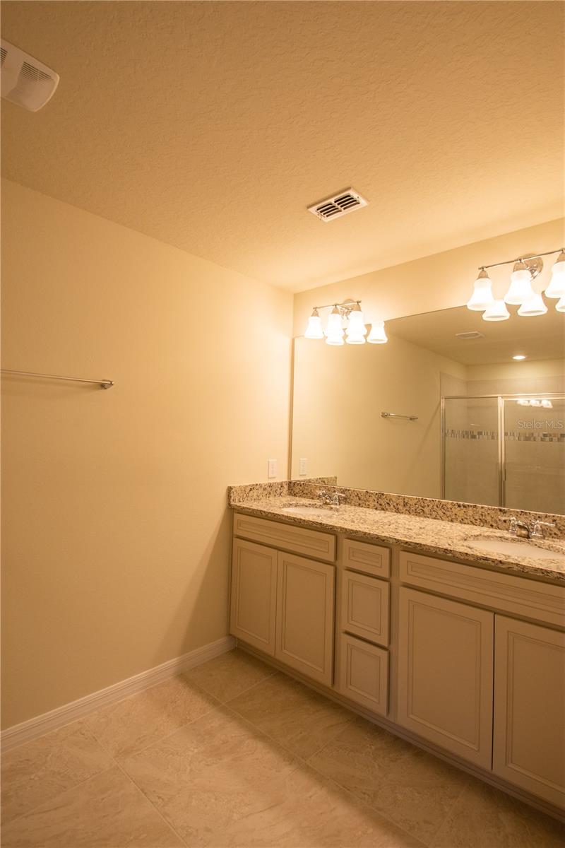 Image 9 of 38 For 3912 Plainview Drive