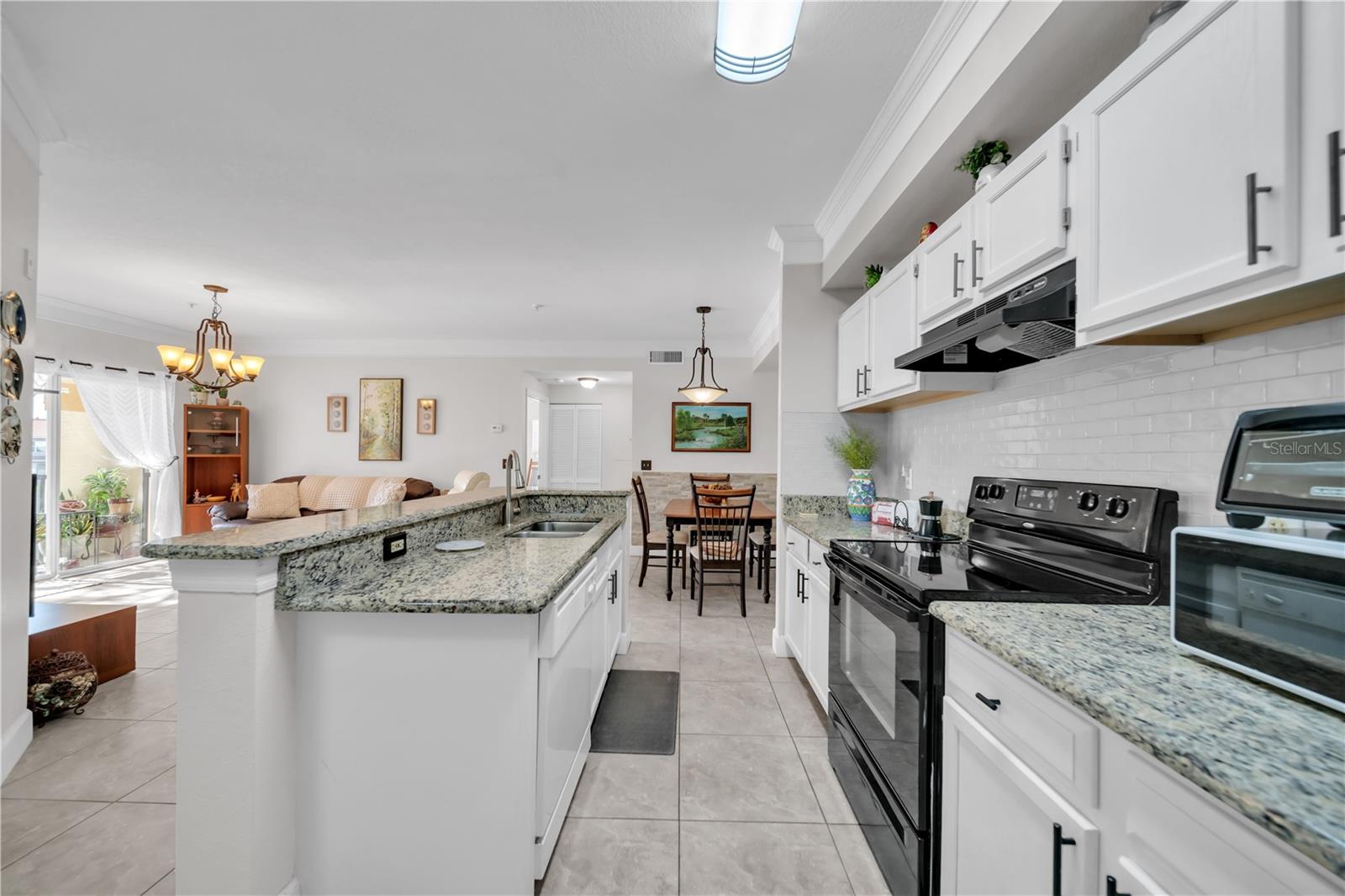 Image 15 of 37 For 11550 Villa Grand  1315