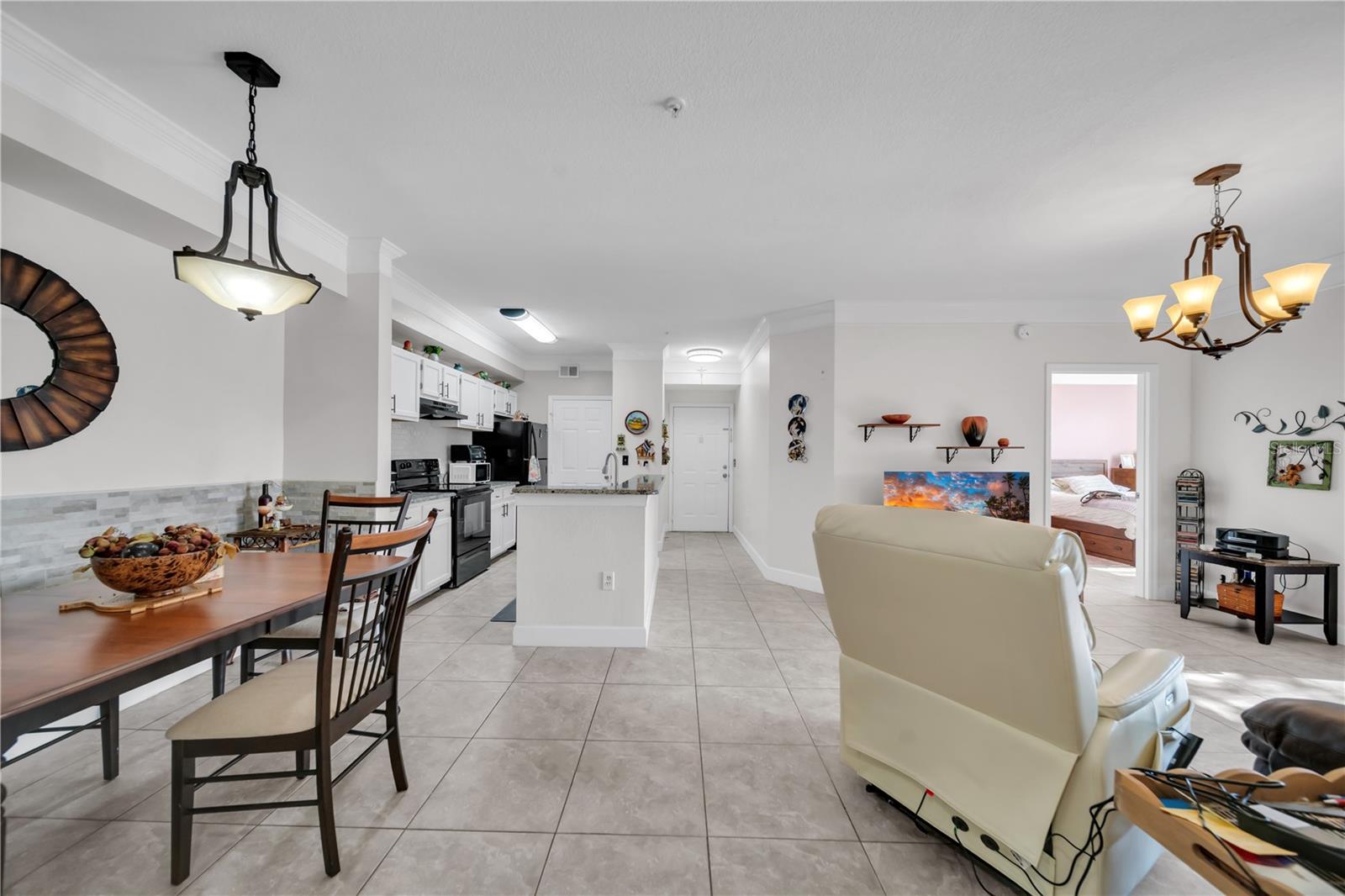 Image 21 of 37 For 11550 Villa Grand  1315