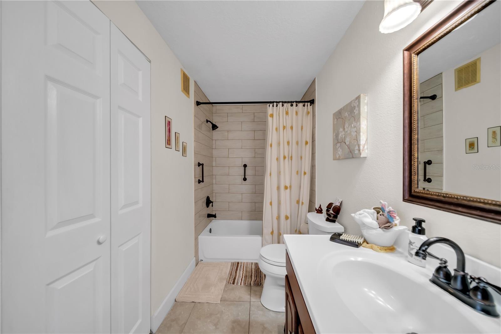 Image 28 of 37 For 11550 Villa Grand  1315