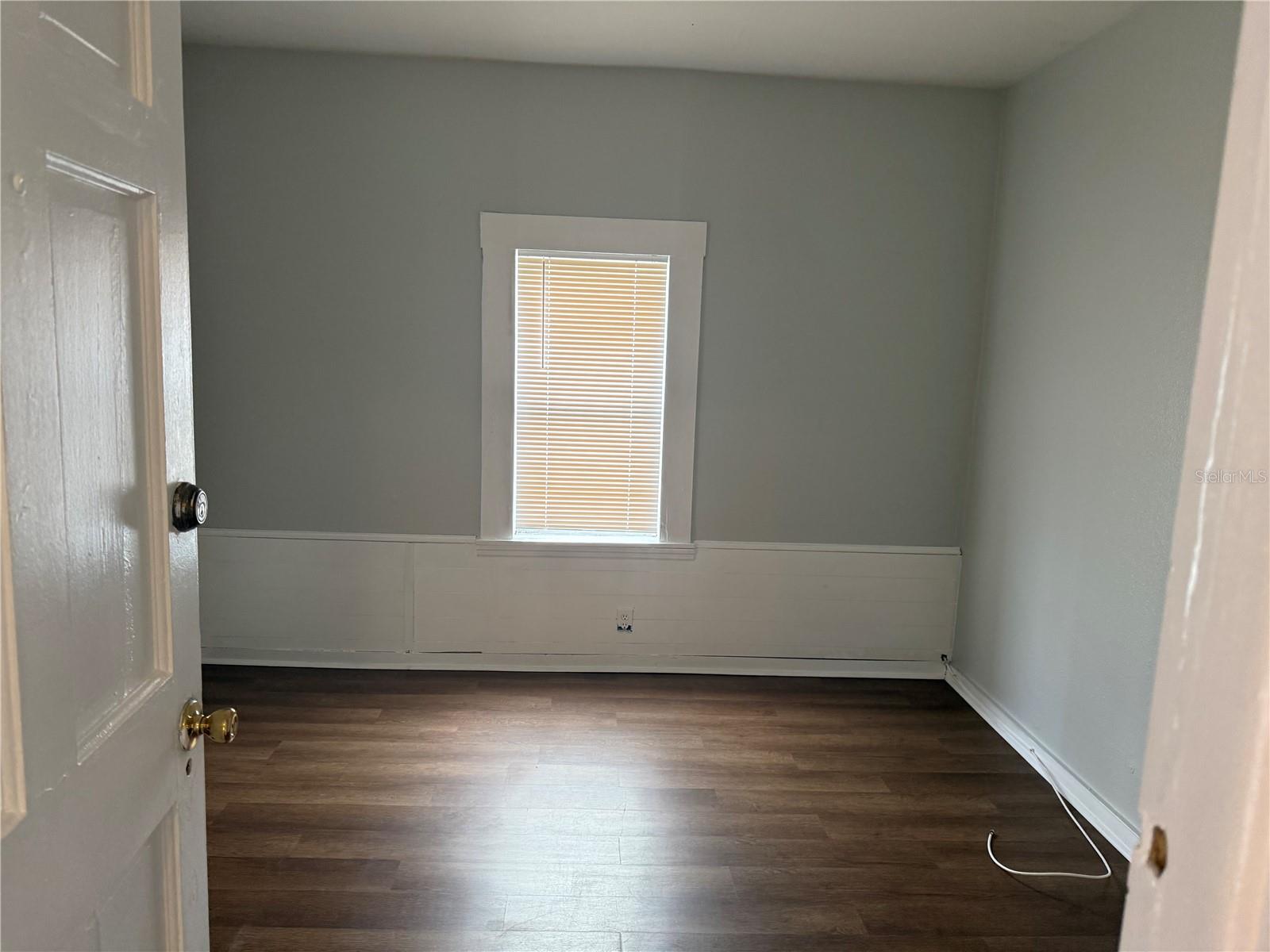 Image 12 of 19 For 719 8th Street