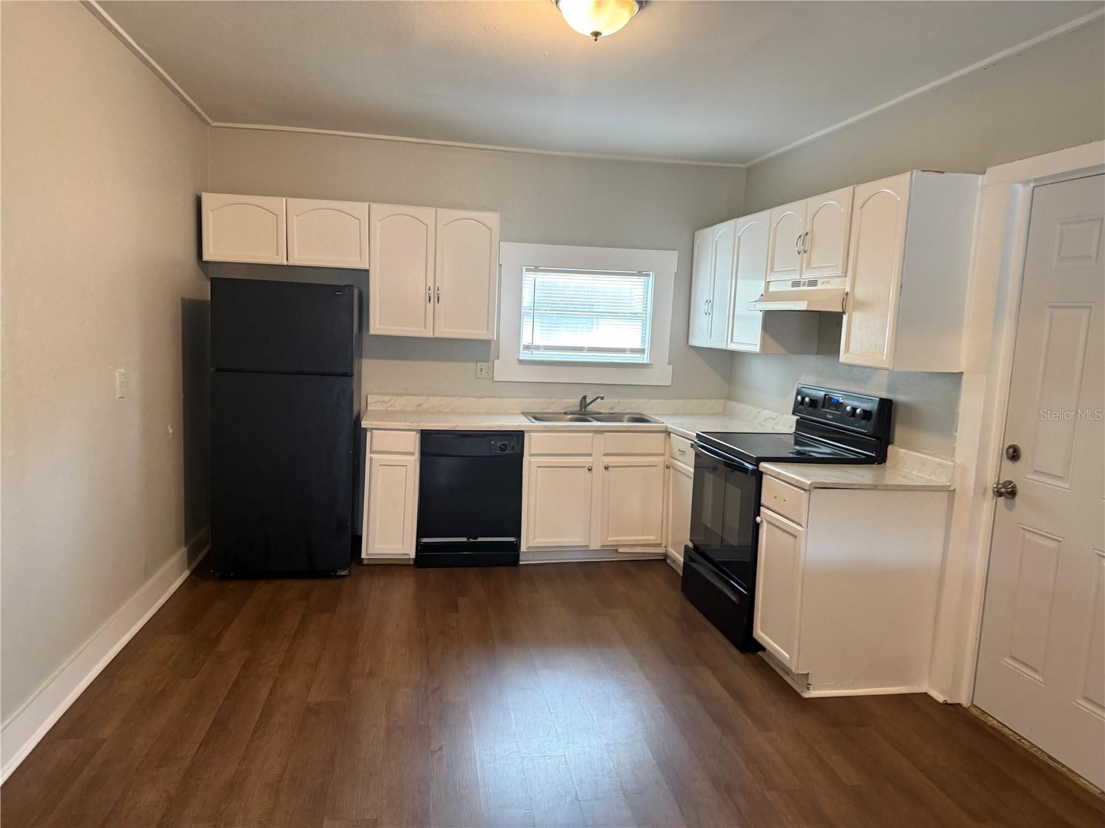 Image 15 of 19 For 719 8th Street