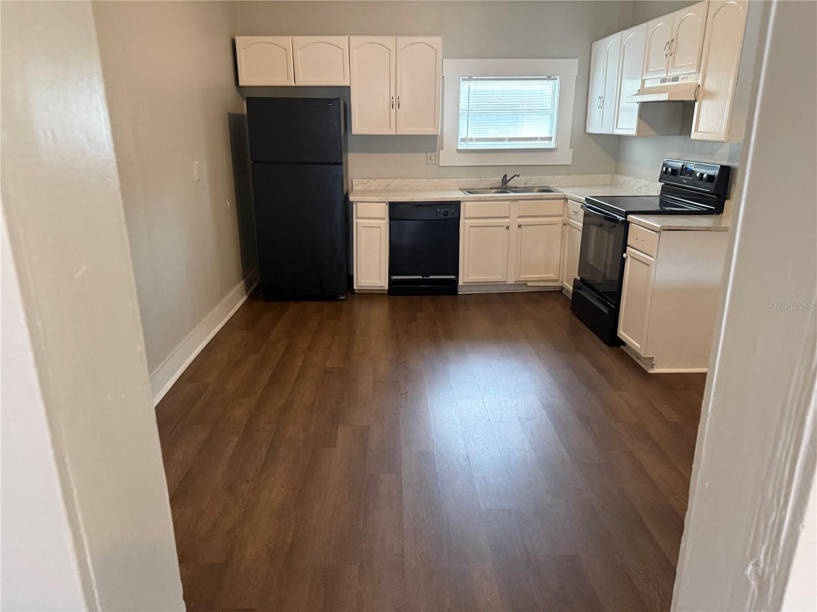 Image 16 of 19 For 719 8th Street