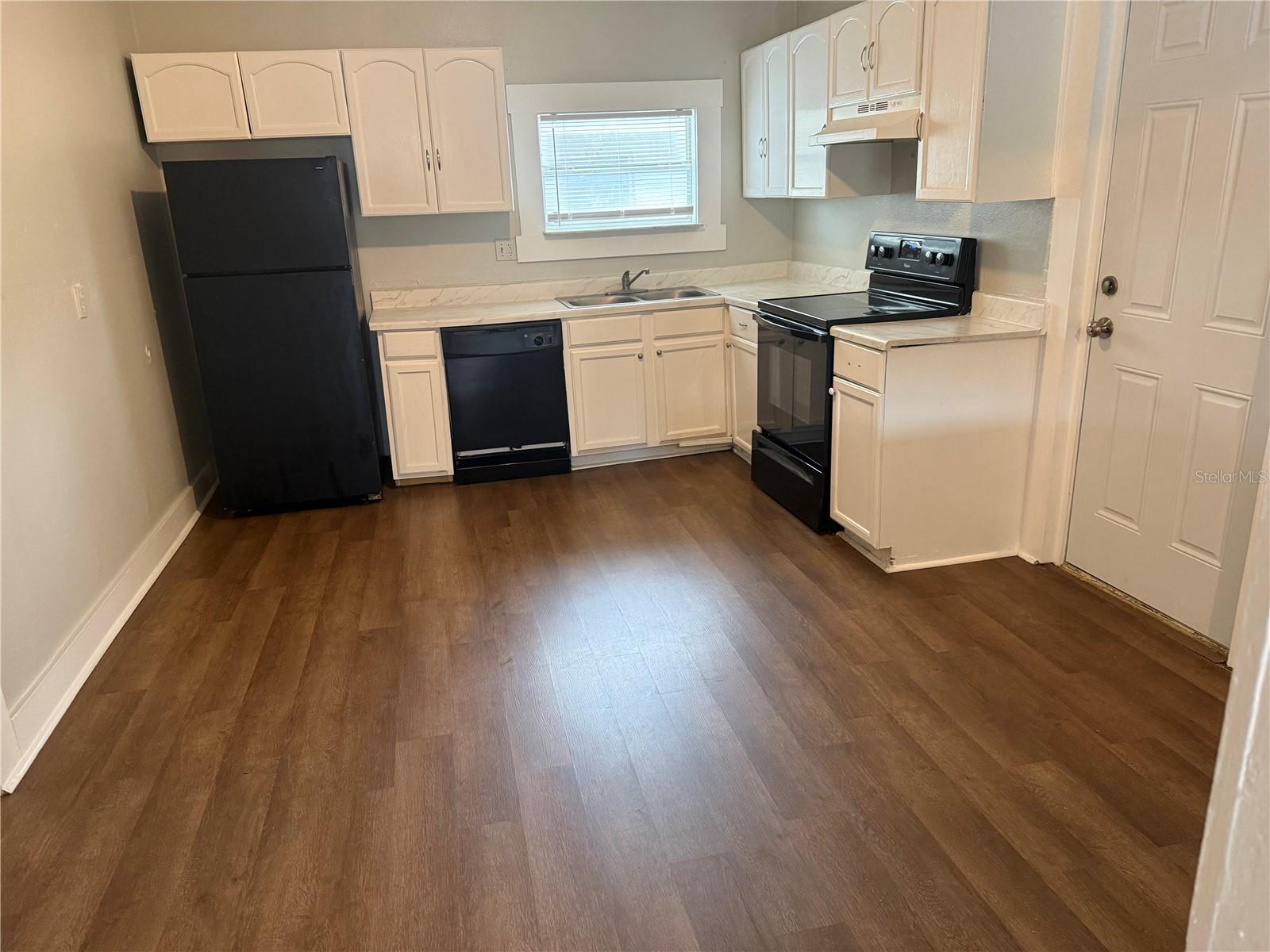 Image 17 of 19 For 719 8th Street