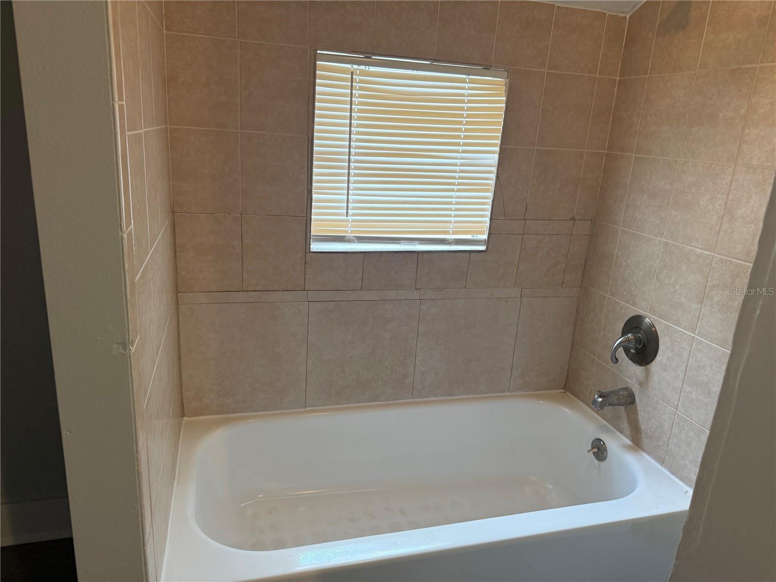 Image 18 of 19 For 719 8th Street