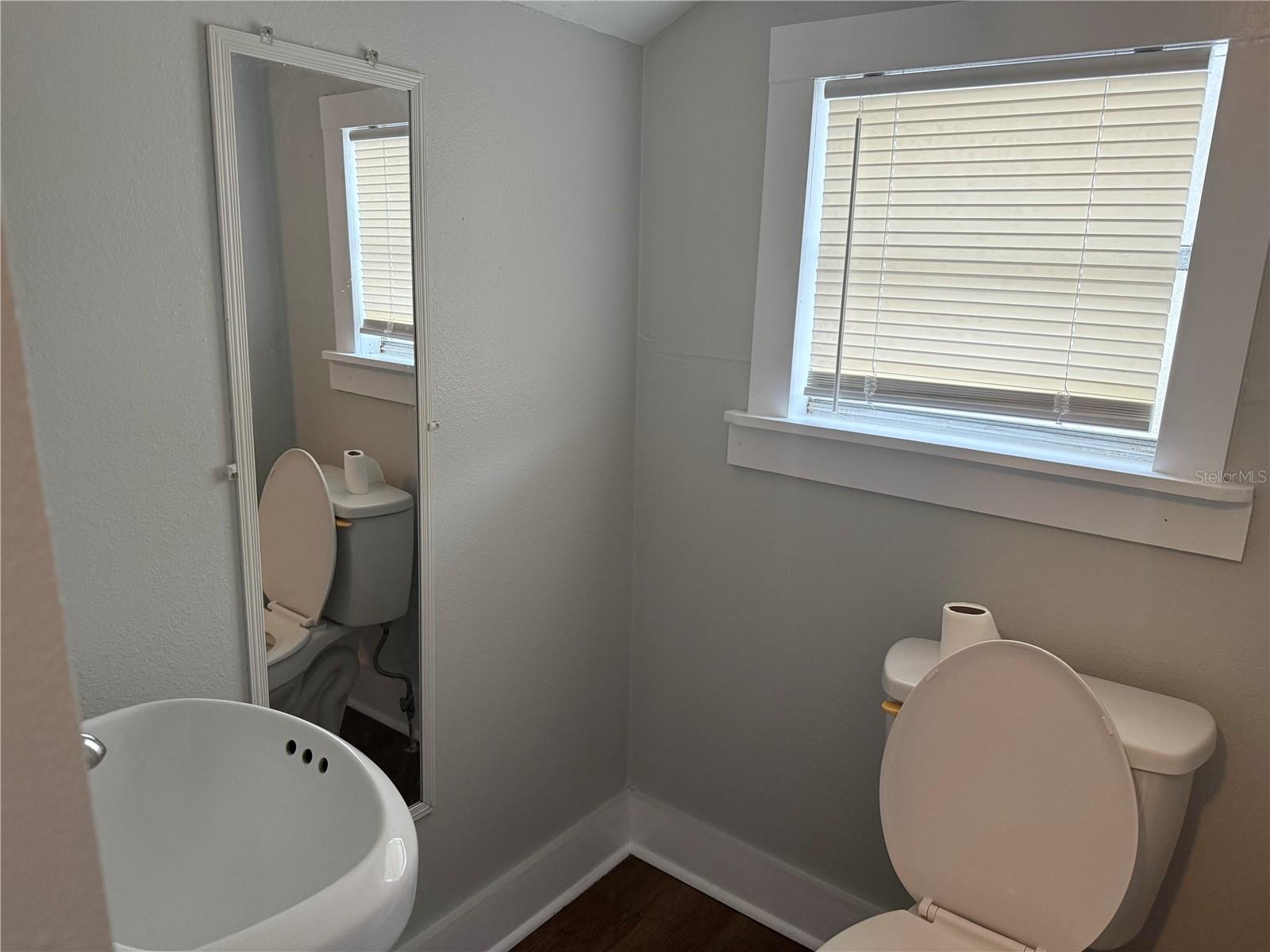 Image 19 of 19 For 719 8th Street