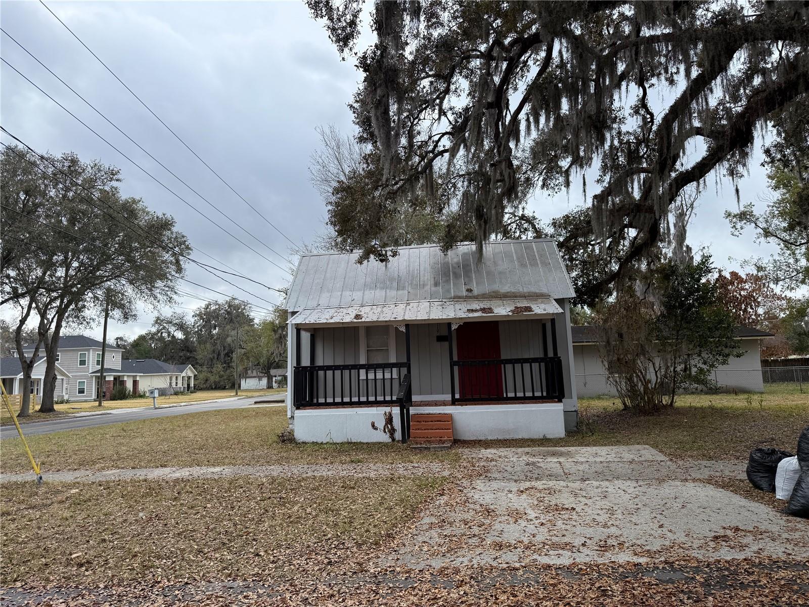 Image 3 of 19 For 719 8th Street