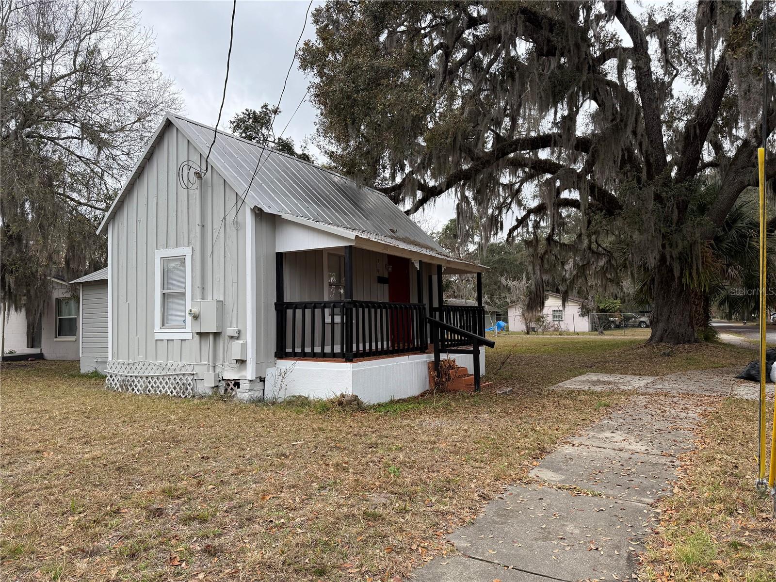 Image 4 of 19 For 719 8th Street