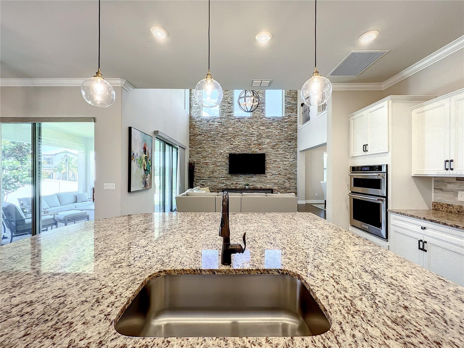 Image 18 of 83 For 1339 Patterson Terrace