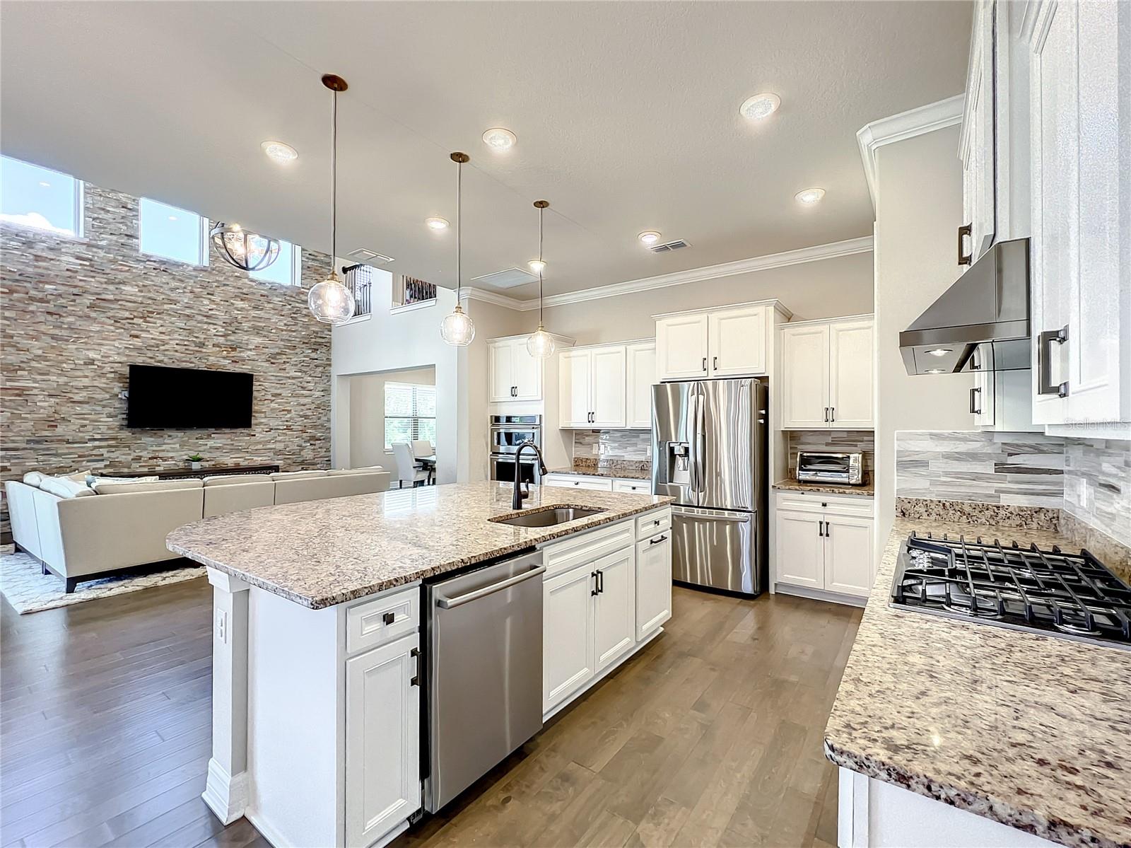 Image 22 of 83 For 1339 Patterson Terrace