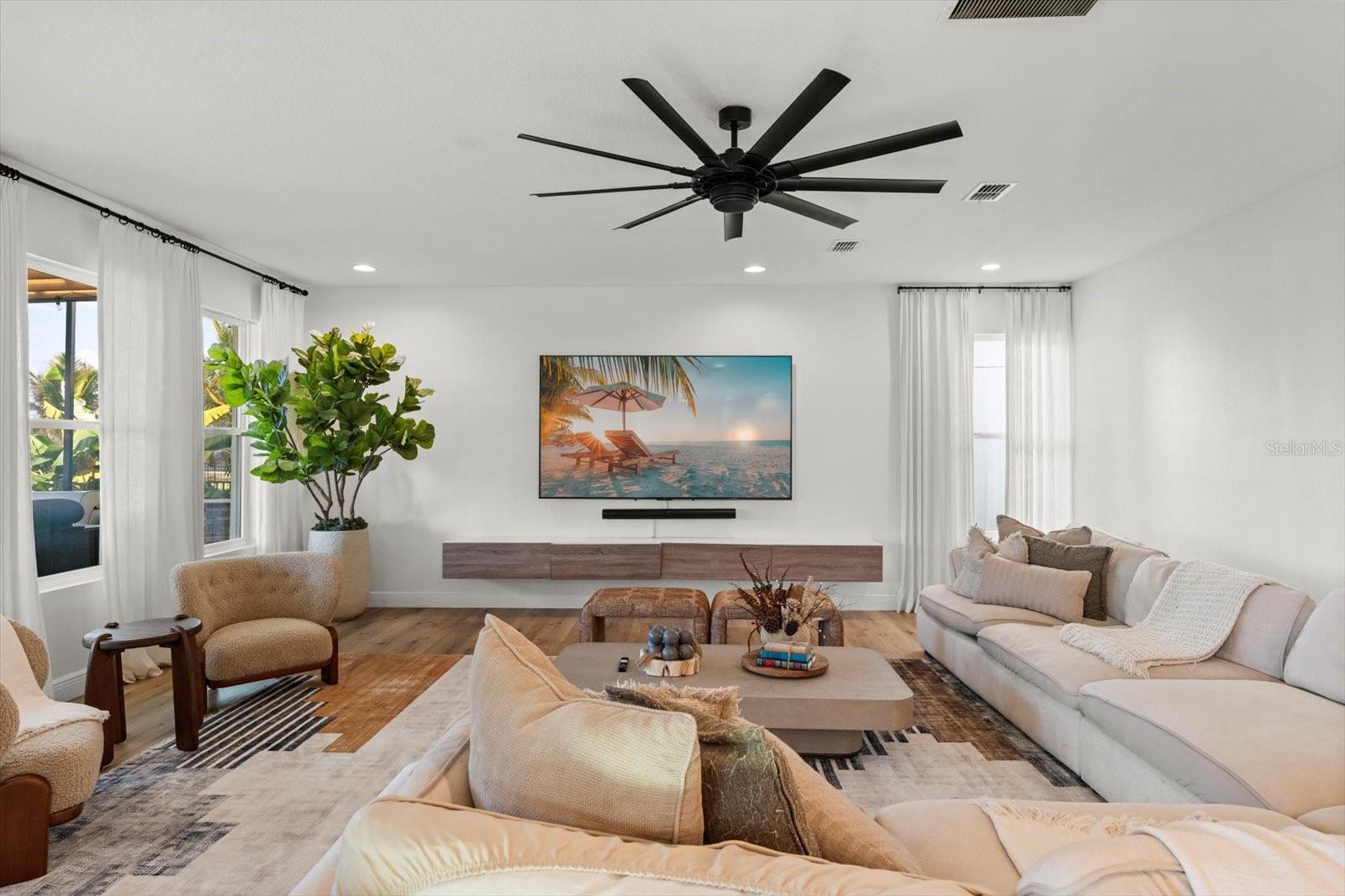 Listing photo id 11 for 1107 White Water Bay Drive