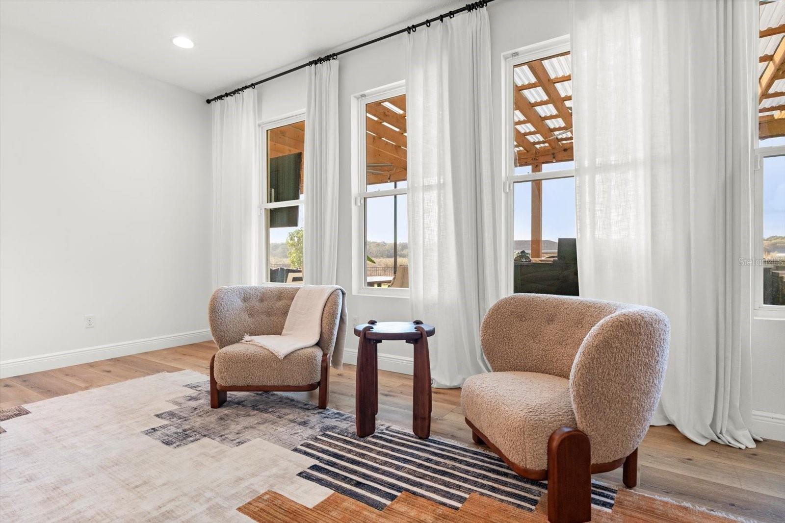 Listing photo id 12 for 1107 White Water Bay Drive