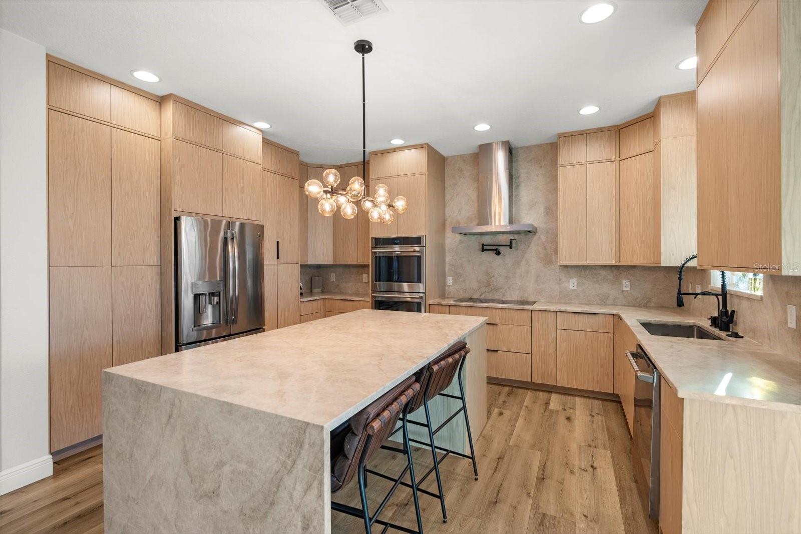 Listing photo id 14 for 1107 White Water Bay Drive