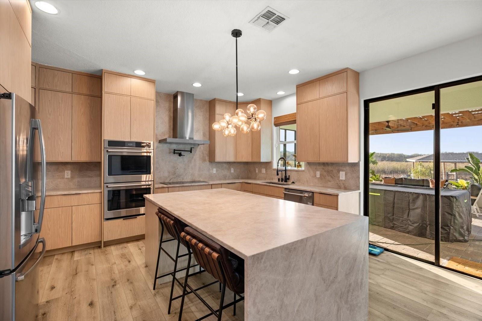 Listing photo id 15 for 1107 White Water Bay Drive