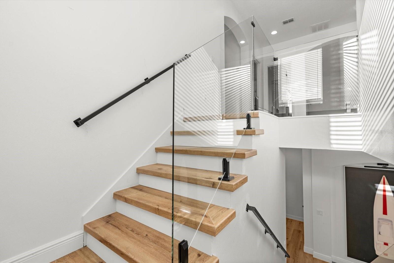 Listing photo id 20 for 1107 White Water Bay Drive