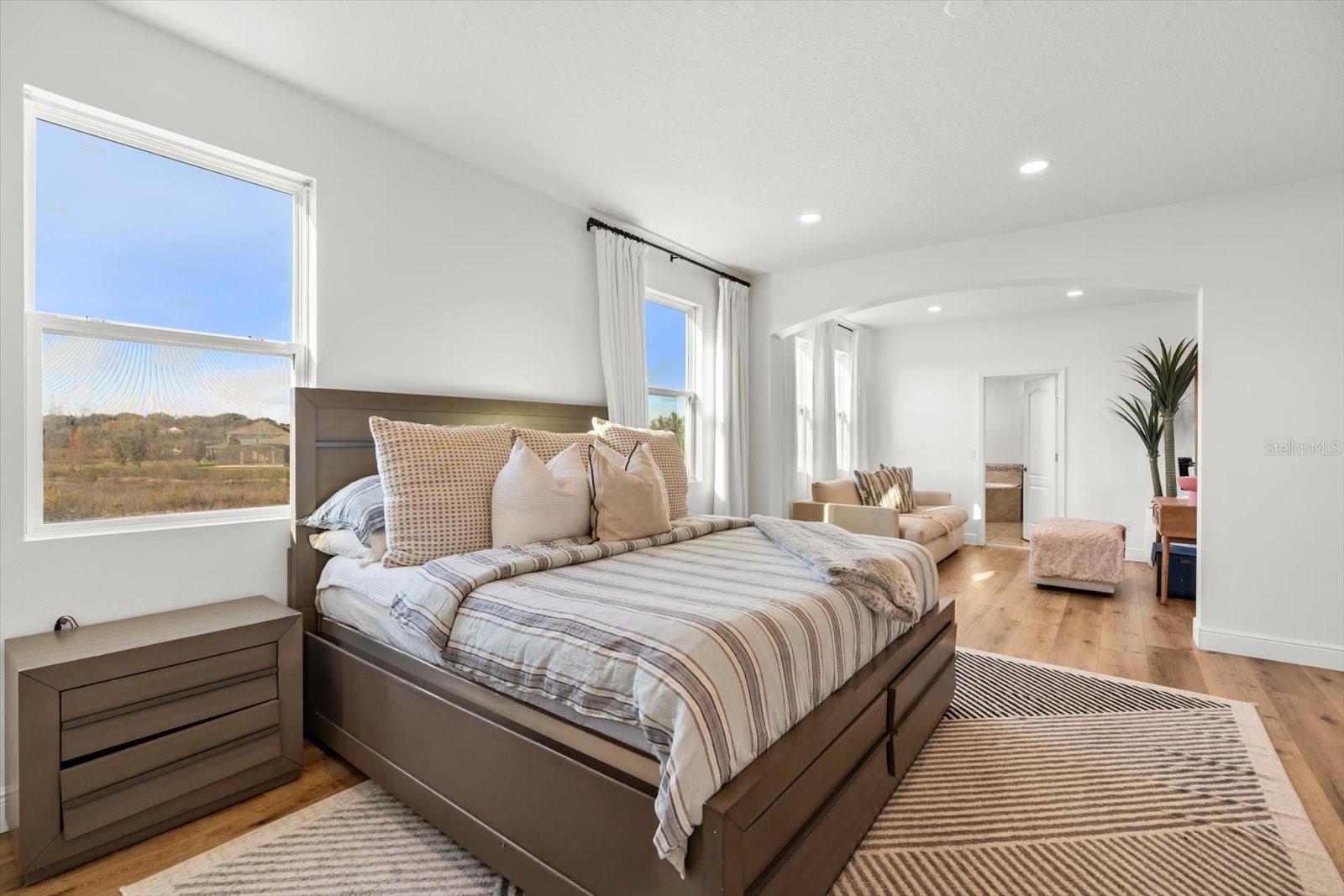 Listing photo id 22 for 1107 White Water Bay Drive