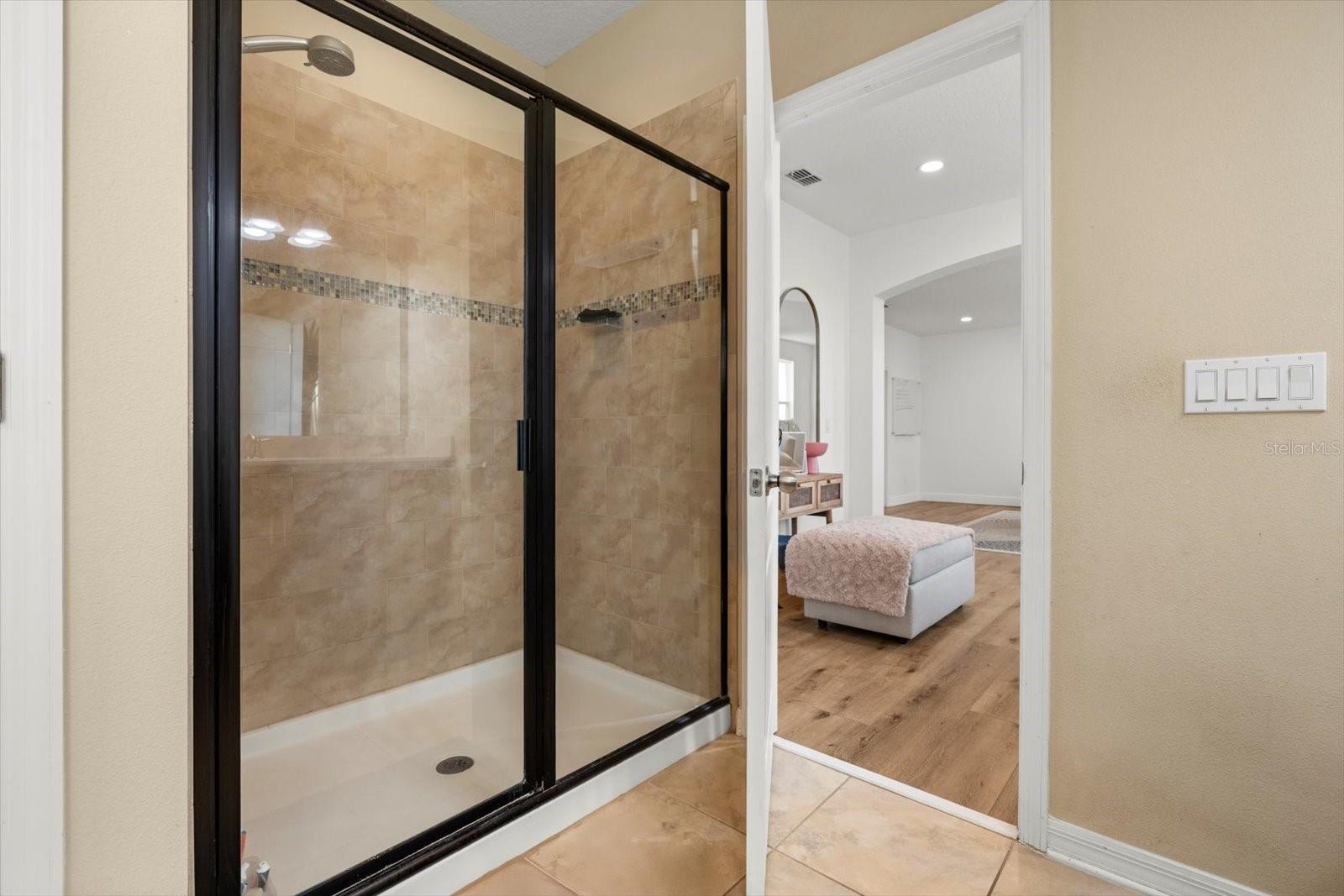 Listing photo id 27 for 1107 White Water Bay Drive