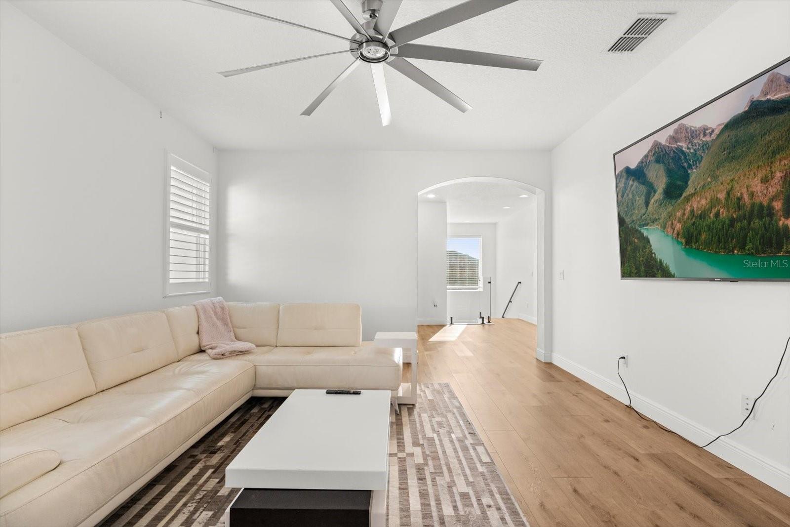 Listing photo id 33 for 1107 White Water Bay Drive