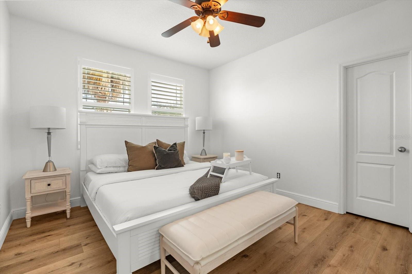 Listing photo id 34 for 1107 White Water Bay Drive