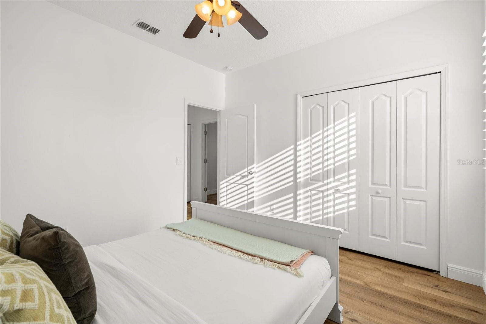 Listing photo id 40 for 1107 White Water Bay Drive