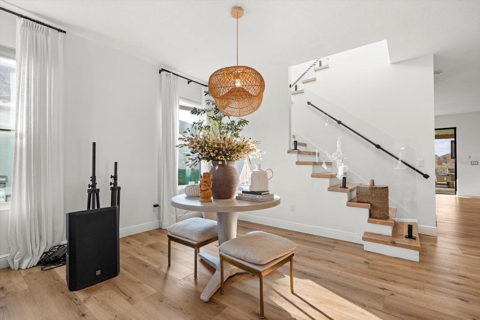 Listing photo id 47 for 1107 White Water Bay Drive