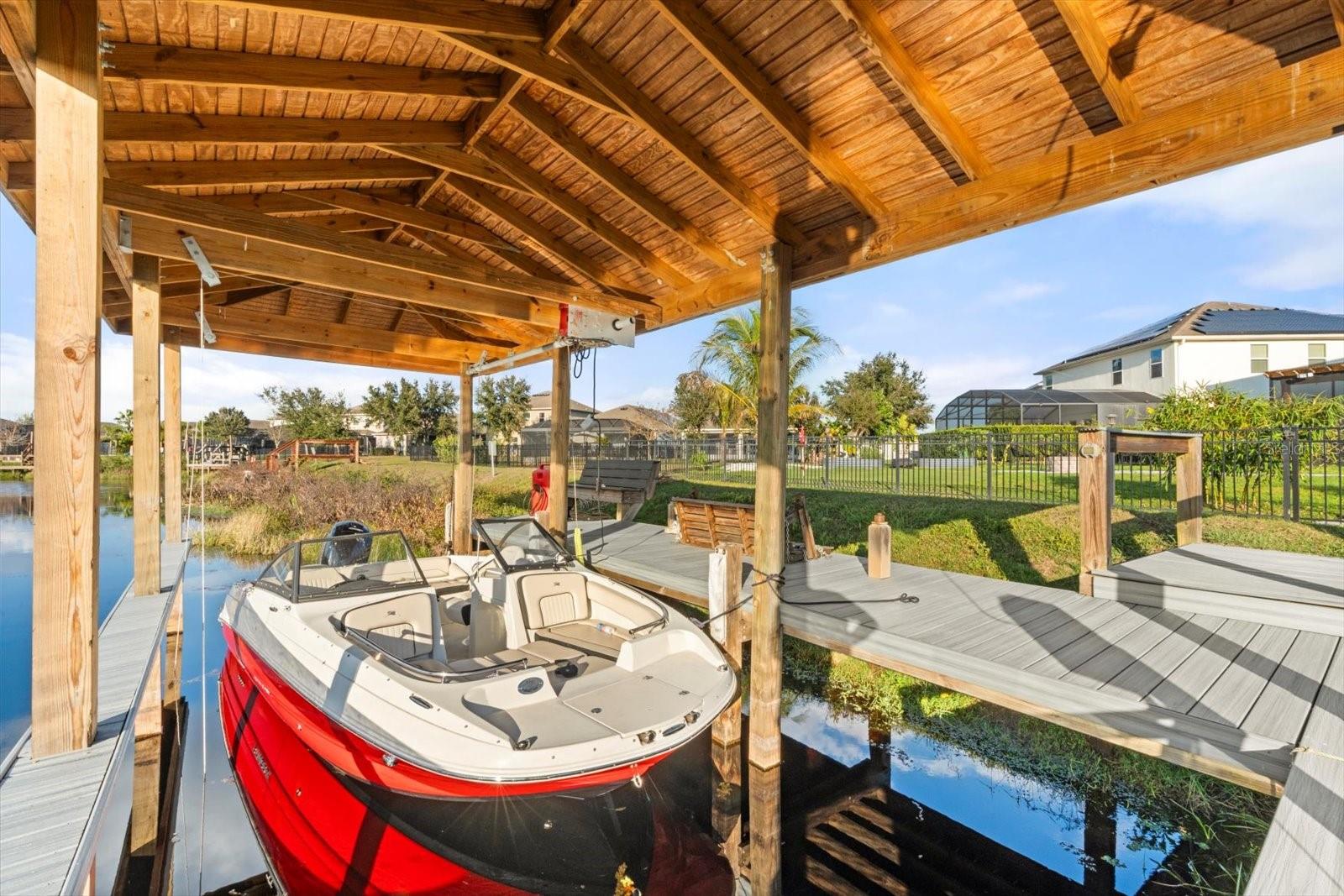 Listing photo id 3 for 1107 White Water Bay Drive