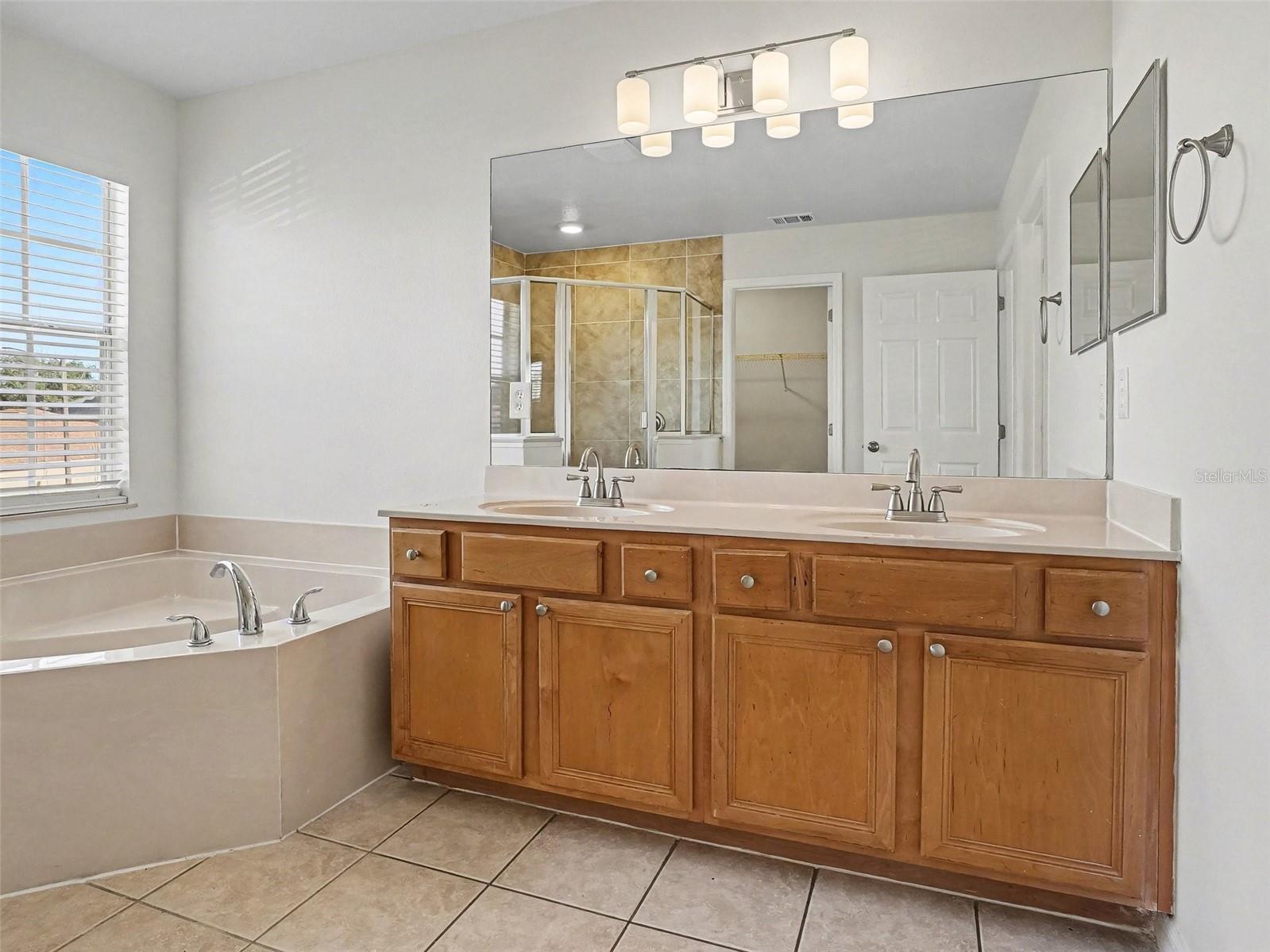 Image 18 of 28 For 2619 Brigg Court