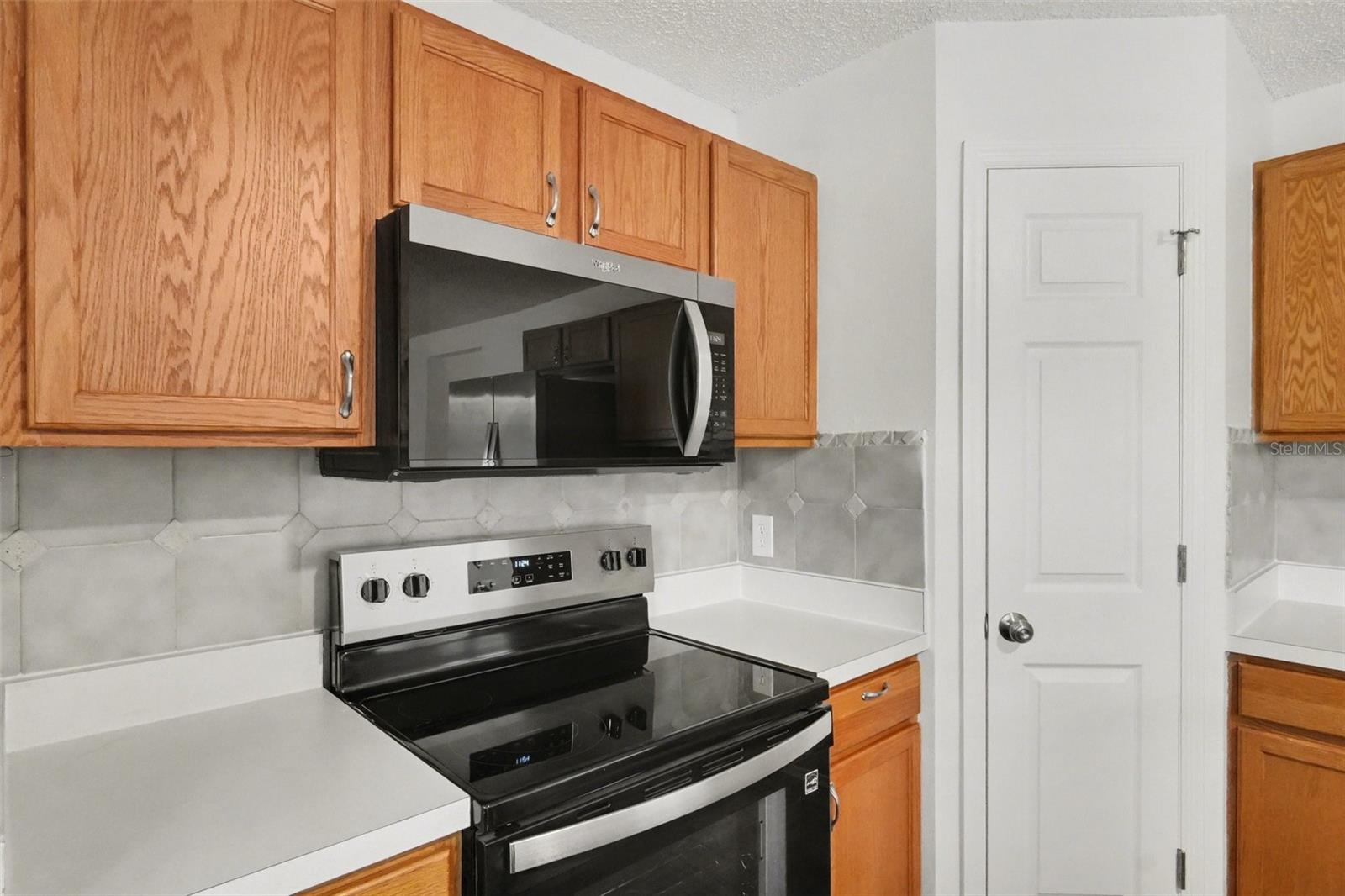 Image 14 of 29 For 16452 Corner Lake Drive