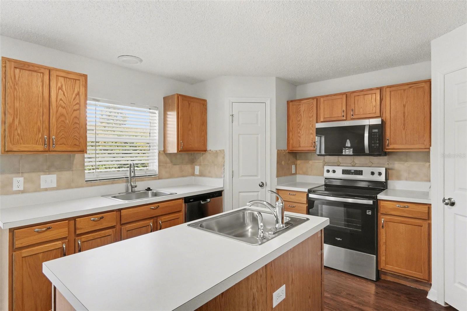 Image 16 of 29 For 16452 Corner Lake Drive