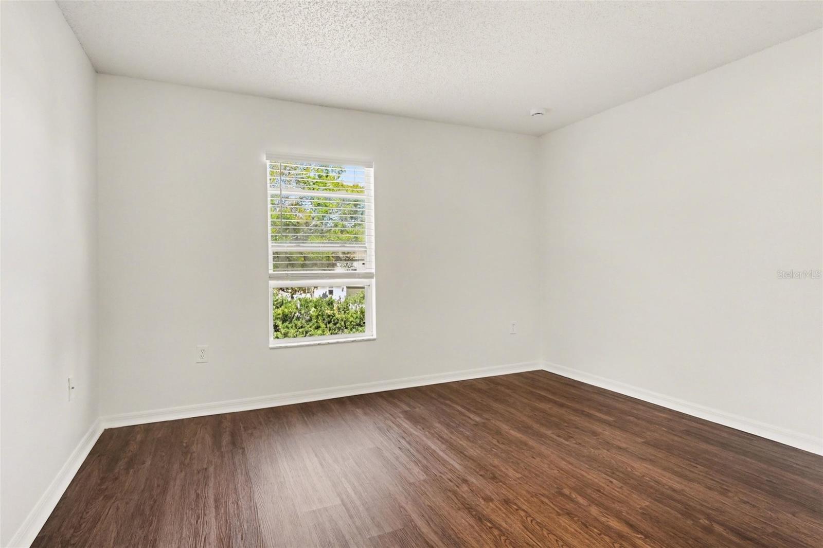 Image 24 of 29 For 16452 Corner Lake Drive