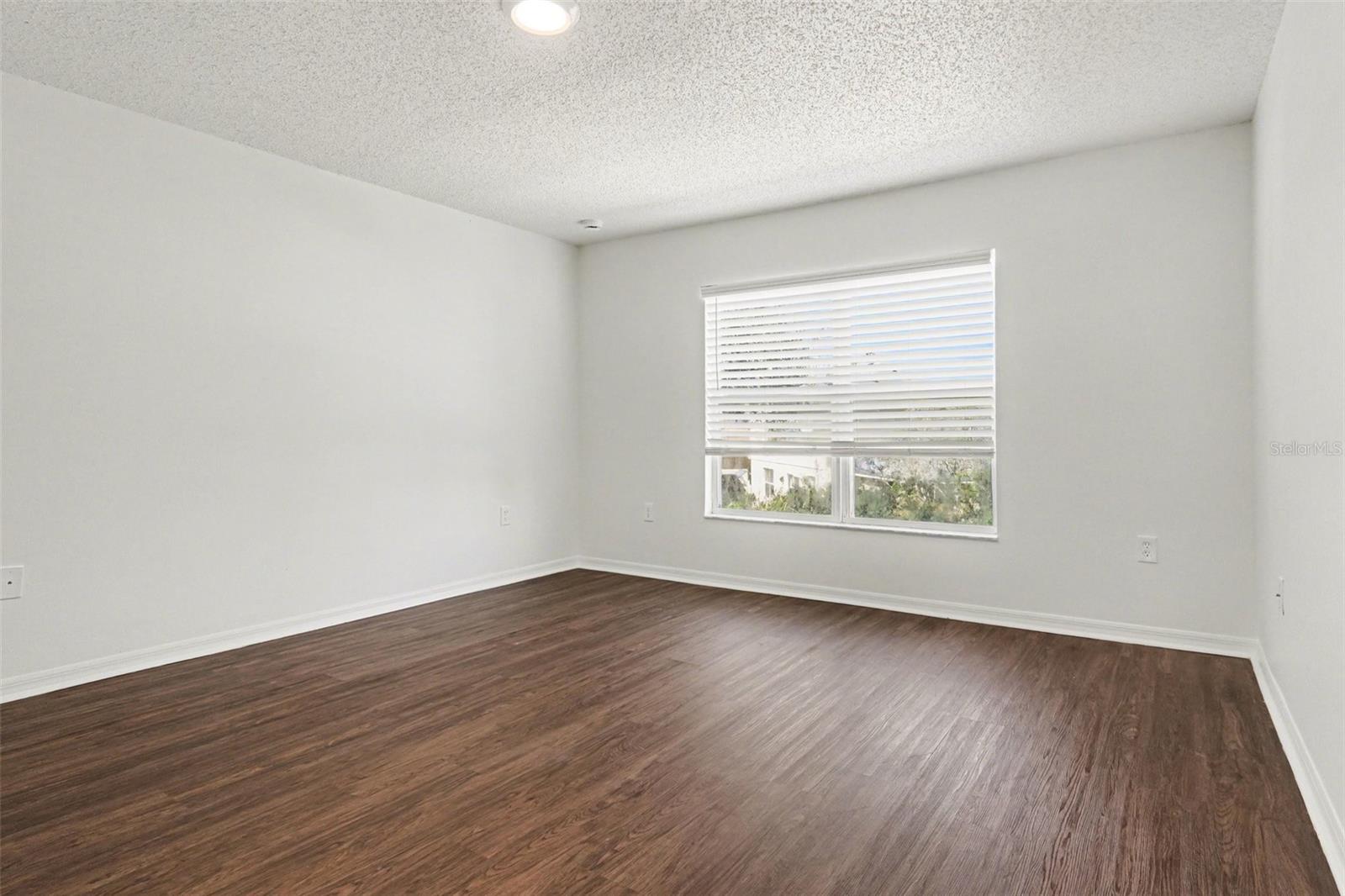 Image 9 of 29 For 16452 Corner Lake Drive