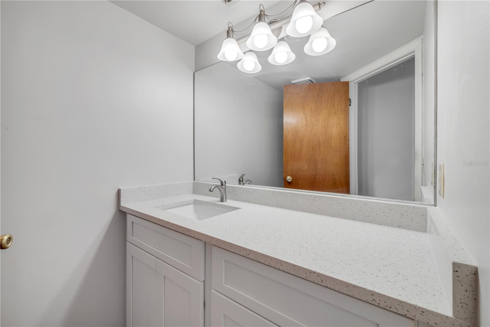 Image 12 of 37 For 1120 Portland Avenue 9